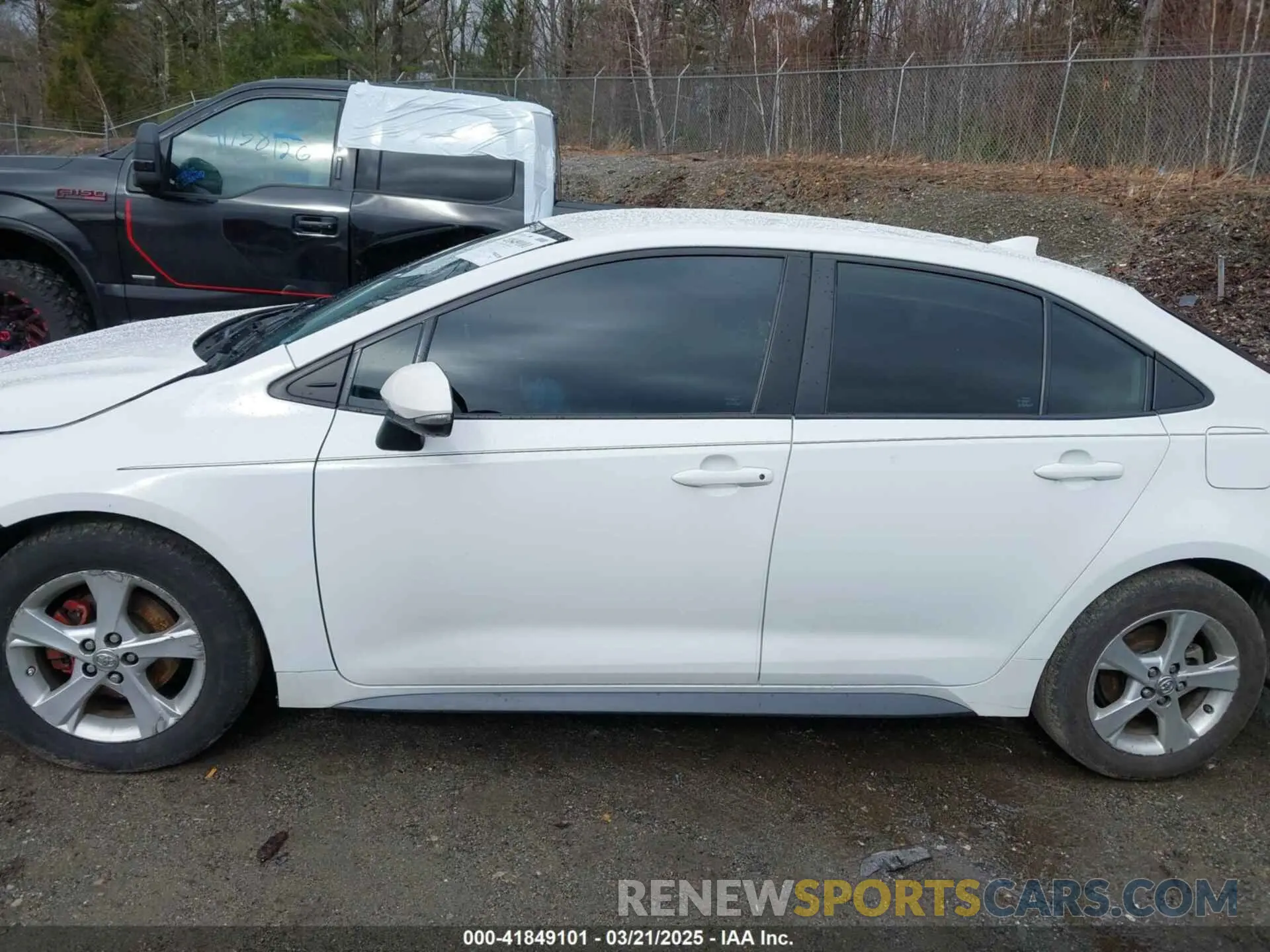 15 Photograph of a damaged car 5YFS4RCE7LP026260 TOYOTA COROLLA 2020