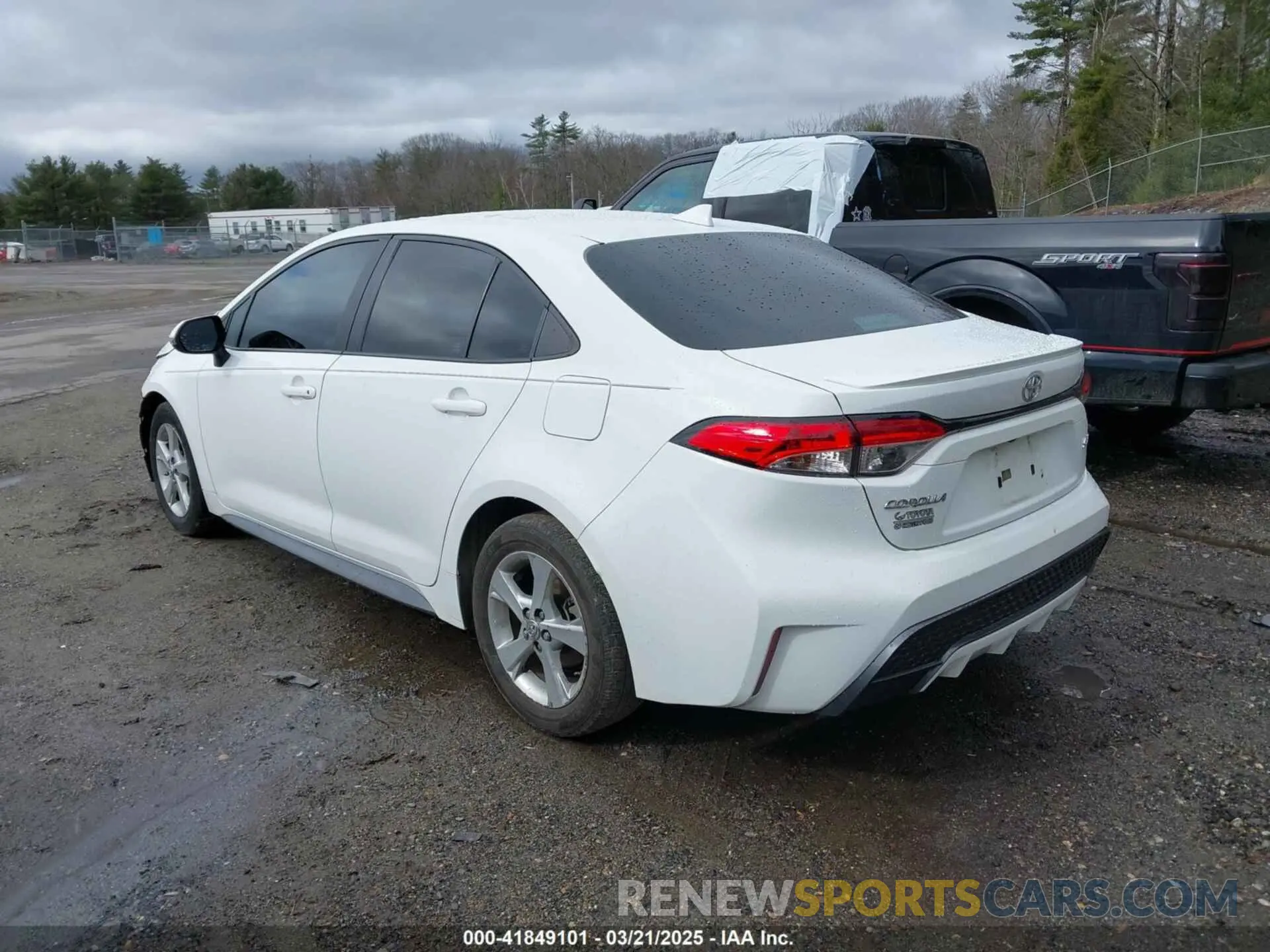3 Photograph of a damaged car 5YFS4RCE7LP026260 TOYOTA COROLLA 2020