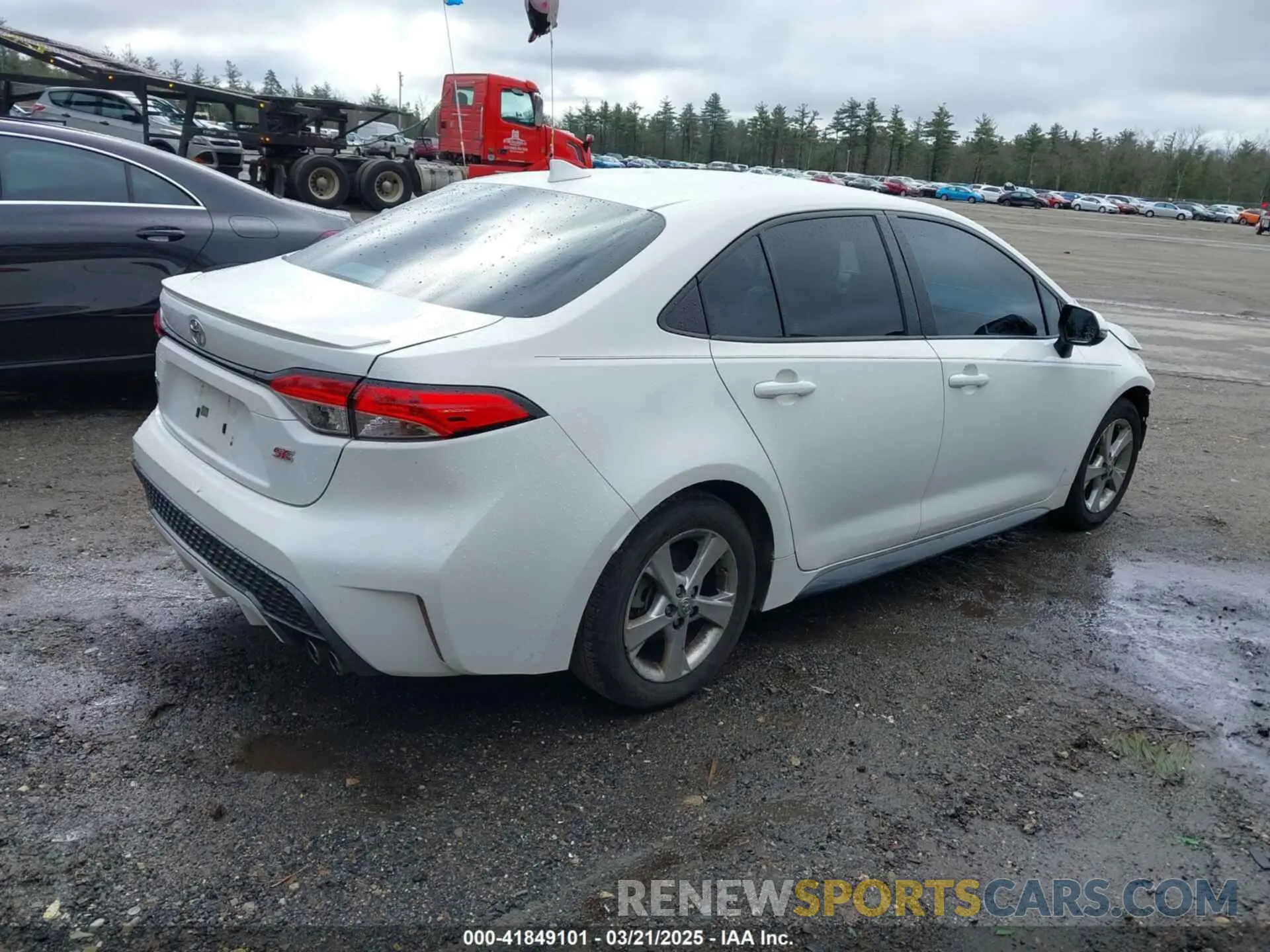 4 Photograph of a damaged car 5YFS4RCE7LP026260 TOYOTA COROLLA 2020