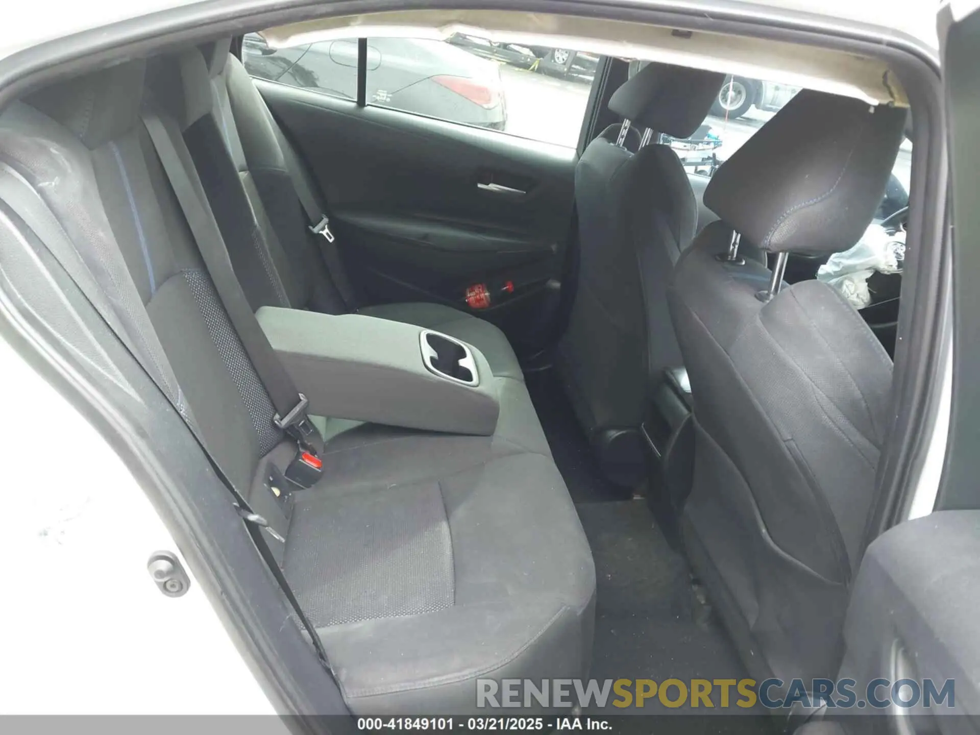 8 Photograph of a damaged car 5YFS4RCE7LP026260 TOYOTA COROLLA 2020