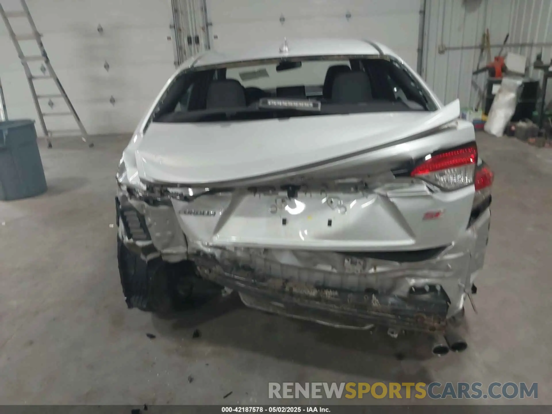 16 Photograph of a damaged car 5YFS4RCE7LP028459 TOYOTA COROLLA 2020