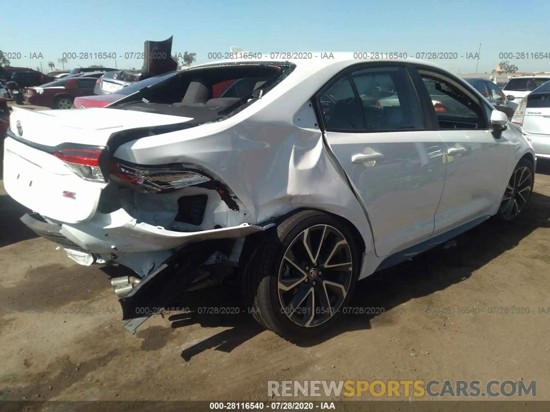 4 Photograph of a damaged car 5YFS4RCE7LP029675 TOYOTA COROLLA 2020