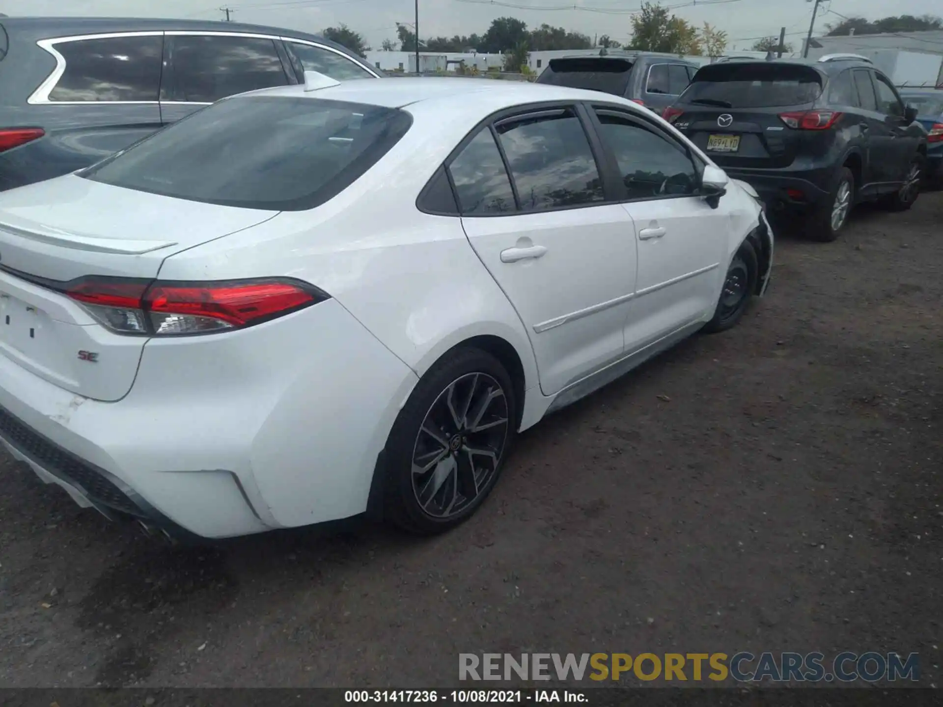 4 Photograph of a damaged car 5YFS4RCE7LP051031 TOYOTA COROLLA 2020