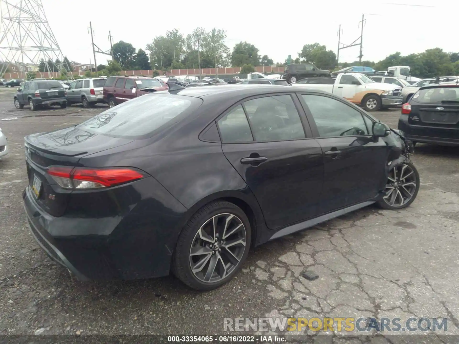 4 Photograph of a damaged car 5YFS4RCE8LP012447 TOYOTA COROLLA 2020