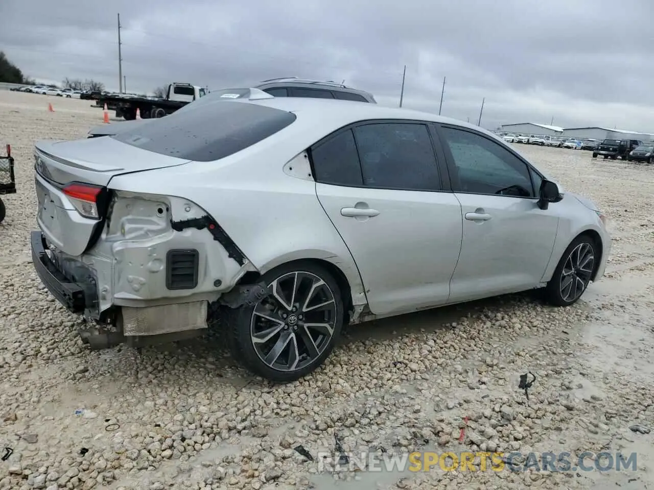 3 Photograph of a damaged car 5YFS4RCE8LP023013 TOYOTA COROLLA 2020