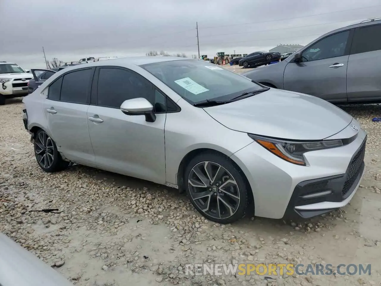 4 Photograph of a damaged car 5YFS4RCE8LP023013 TOYOTA COROLLA 2020
