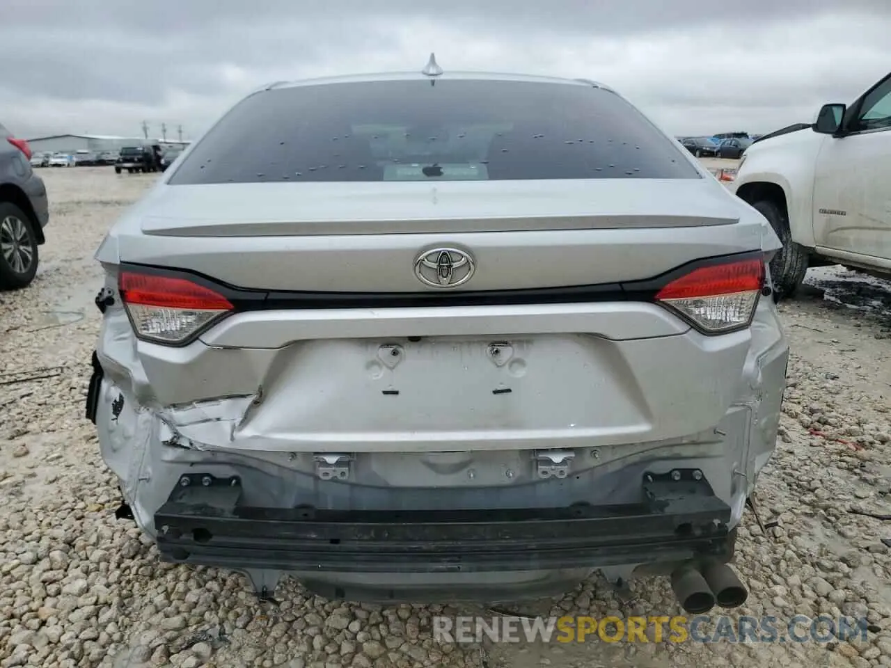 6 Photograph of a damaged car 5YFS4RCE8LP023013 TOYOTA COROLLA 2020