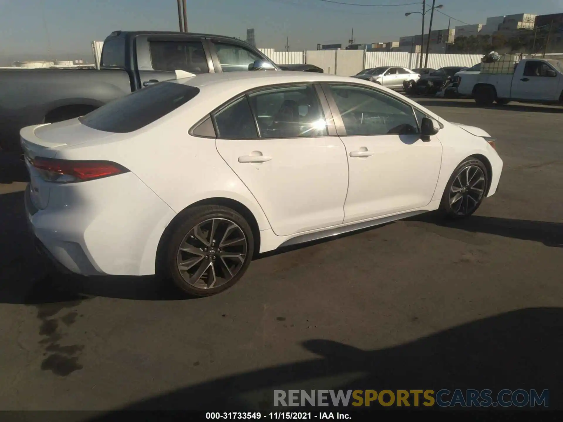 4 Photograph of a damaged car 5YFS4RCE8LP024761 TOYOTA COROLLA 2020