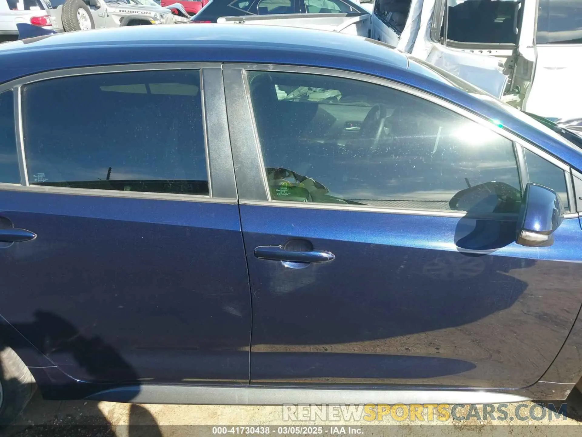 13 Photograph of a damaged car 5YFS4RCE8LP029457 TOYOTA COROLLA 2020