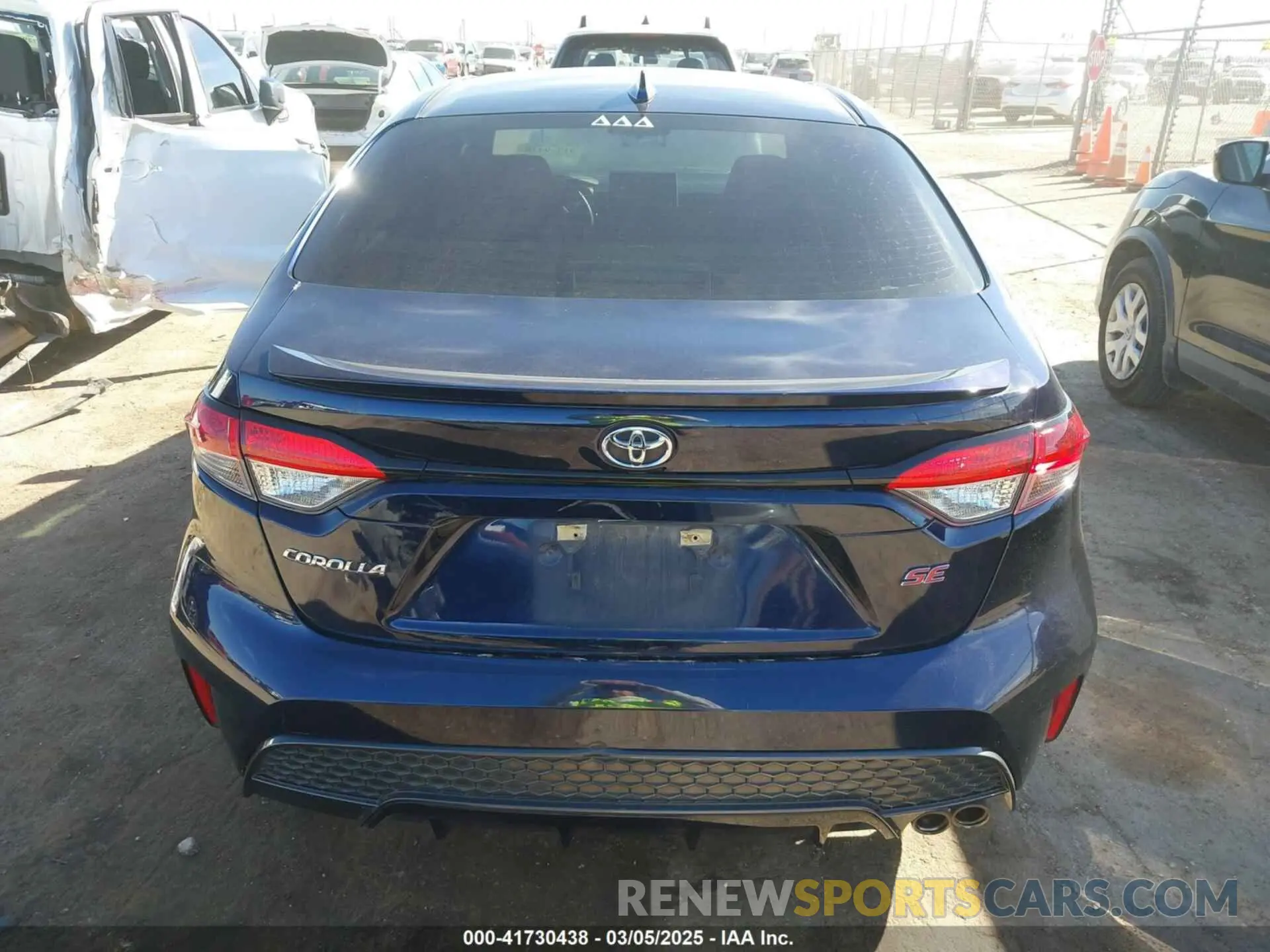16 Photograph of a damaged car 5YFS4RCE8LP029457 TOYOTA COROLLA 2020
