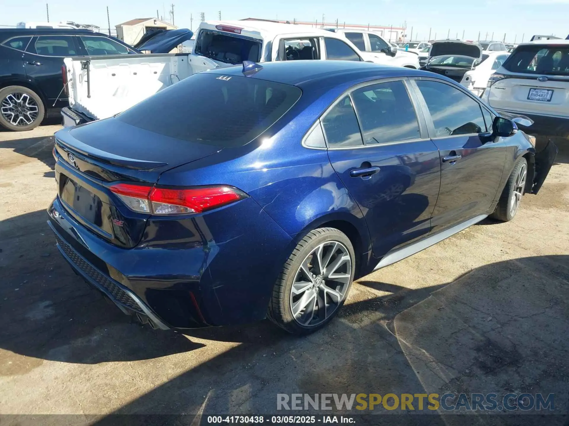 4 Photograph of a damaged car 5YFS4RCE8LP029457 TOYOTA COROLLA 2020