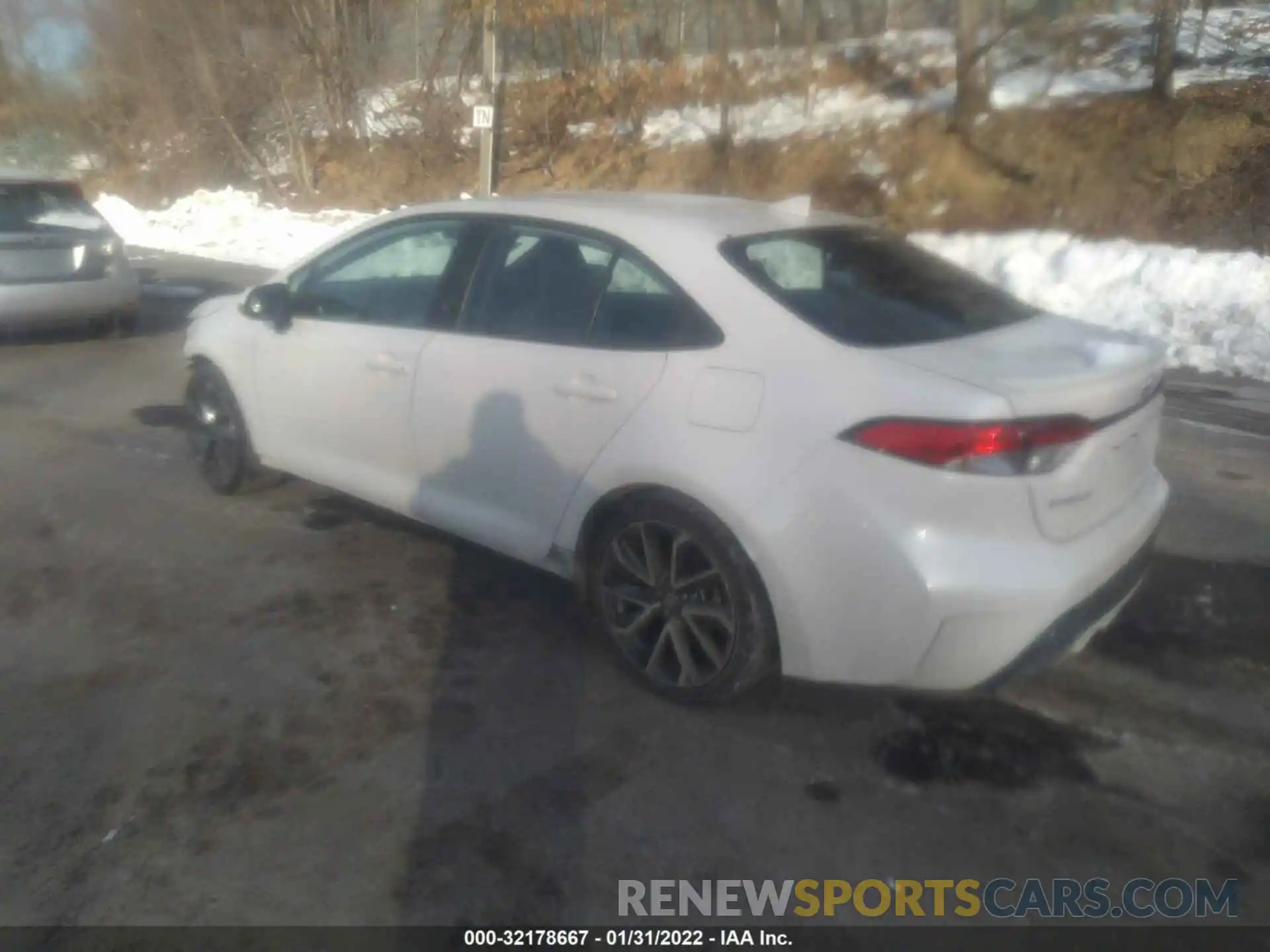 3 Photograph of a damaged car 5YFS4RCE8LP033394 TOYOTA COROLLA 2020