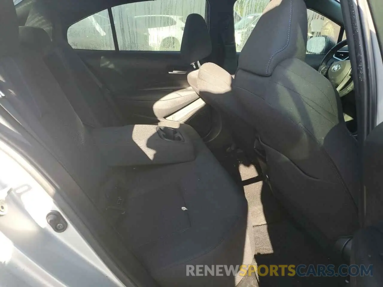 11 Photograph of a damaged car 5YFS4RCE8LP034240 TOYOTA COROLLA 2020