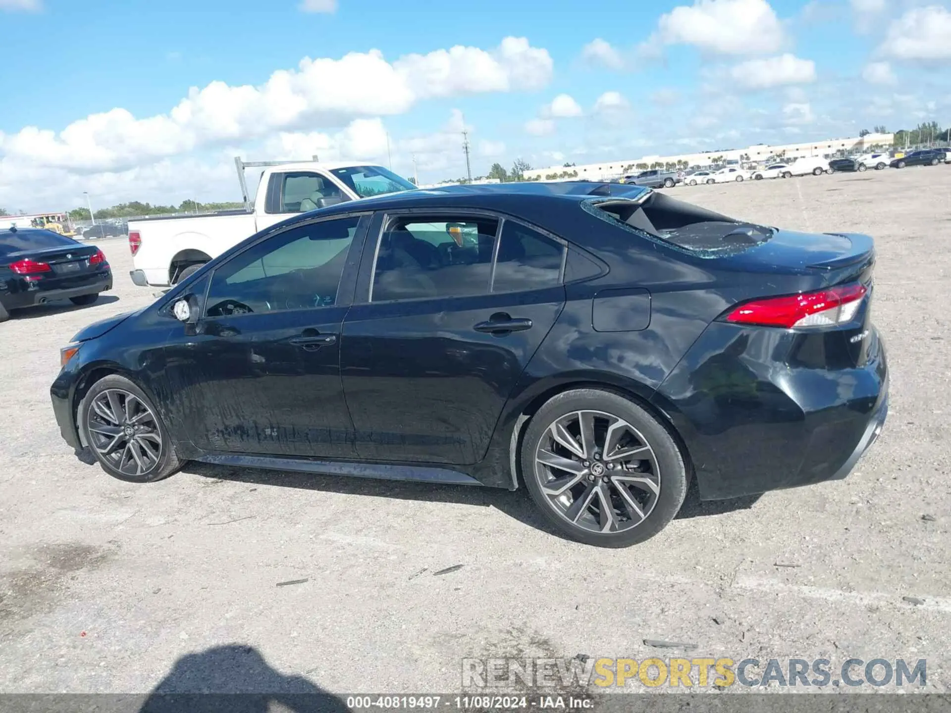 14 Photograph of a damaged car 5YFS4RCE8LP043584 TOYOTA COROLLA 2020