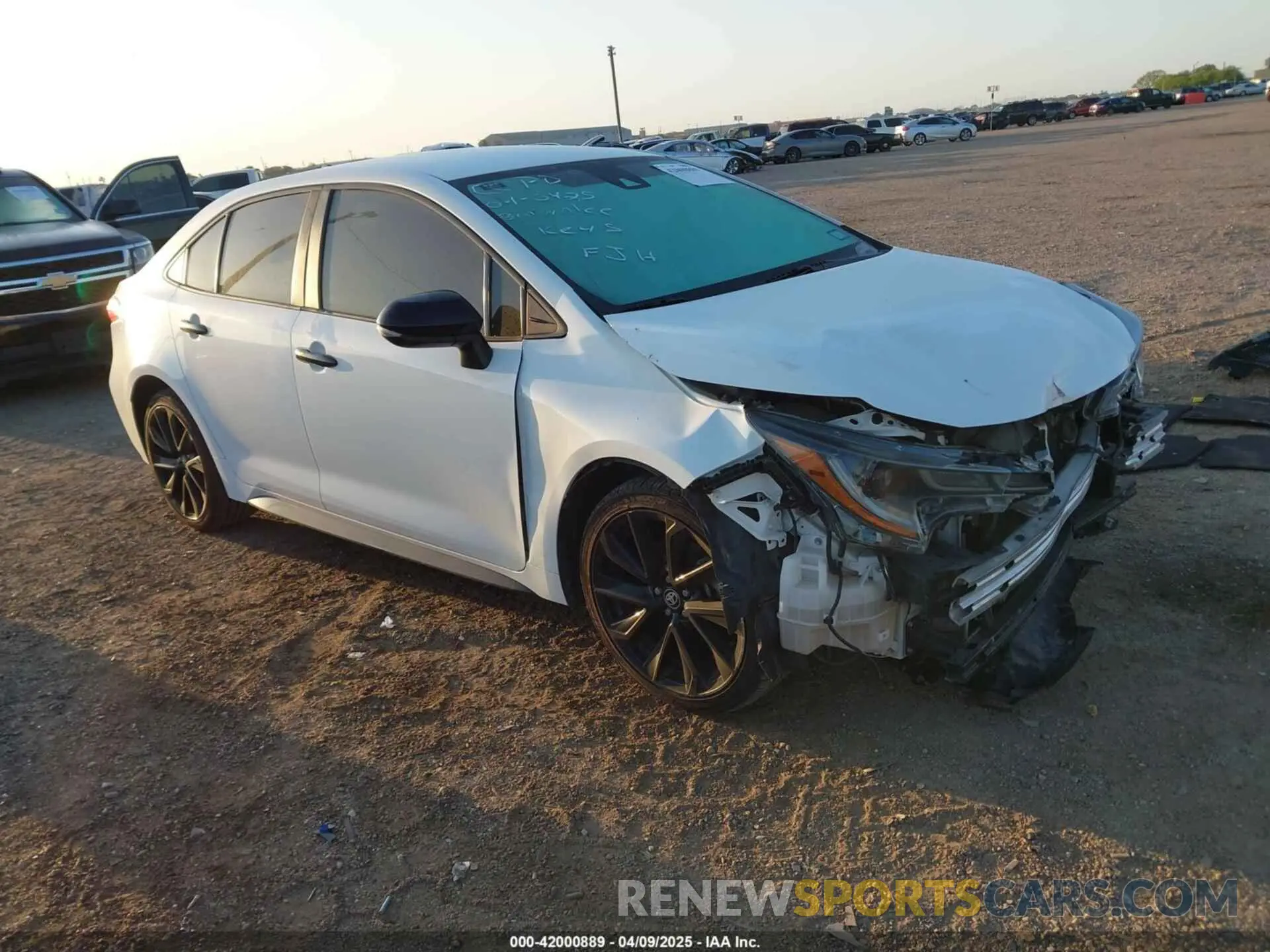 1 Photograph of a damaged car 5YFS4RCE8LP053595 TOYOTA COROLLA 2020