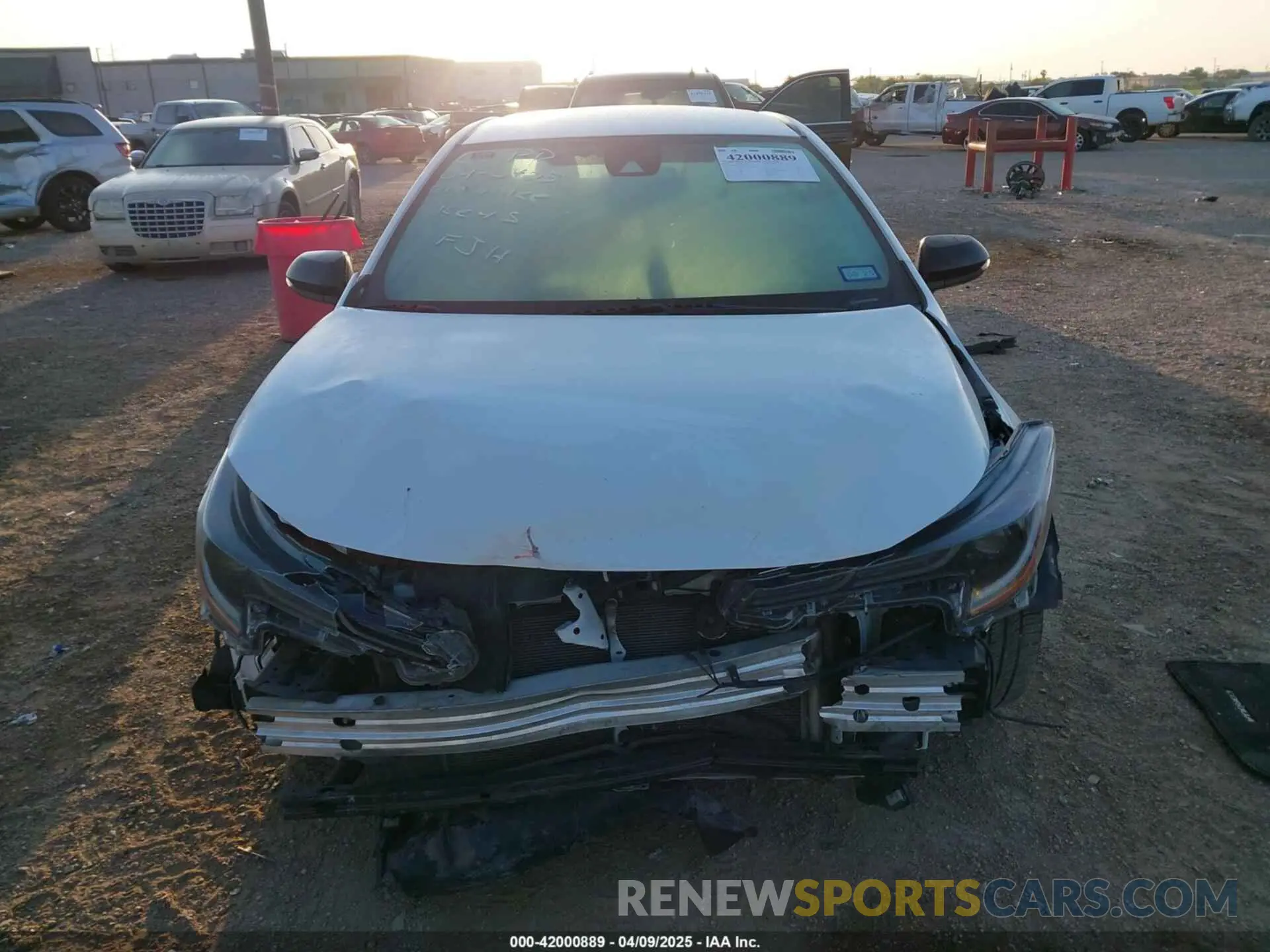 13 Photograph of a damaged car 5YFS4RCE8LP053595 TOYOTA COROLLA 2020