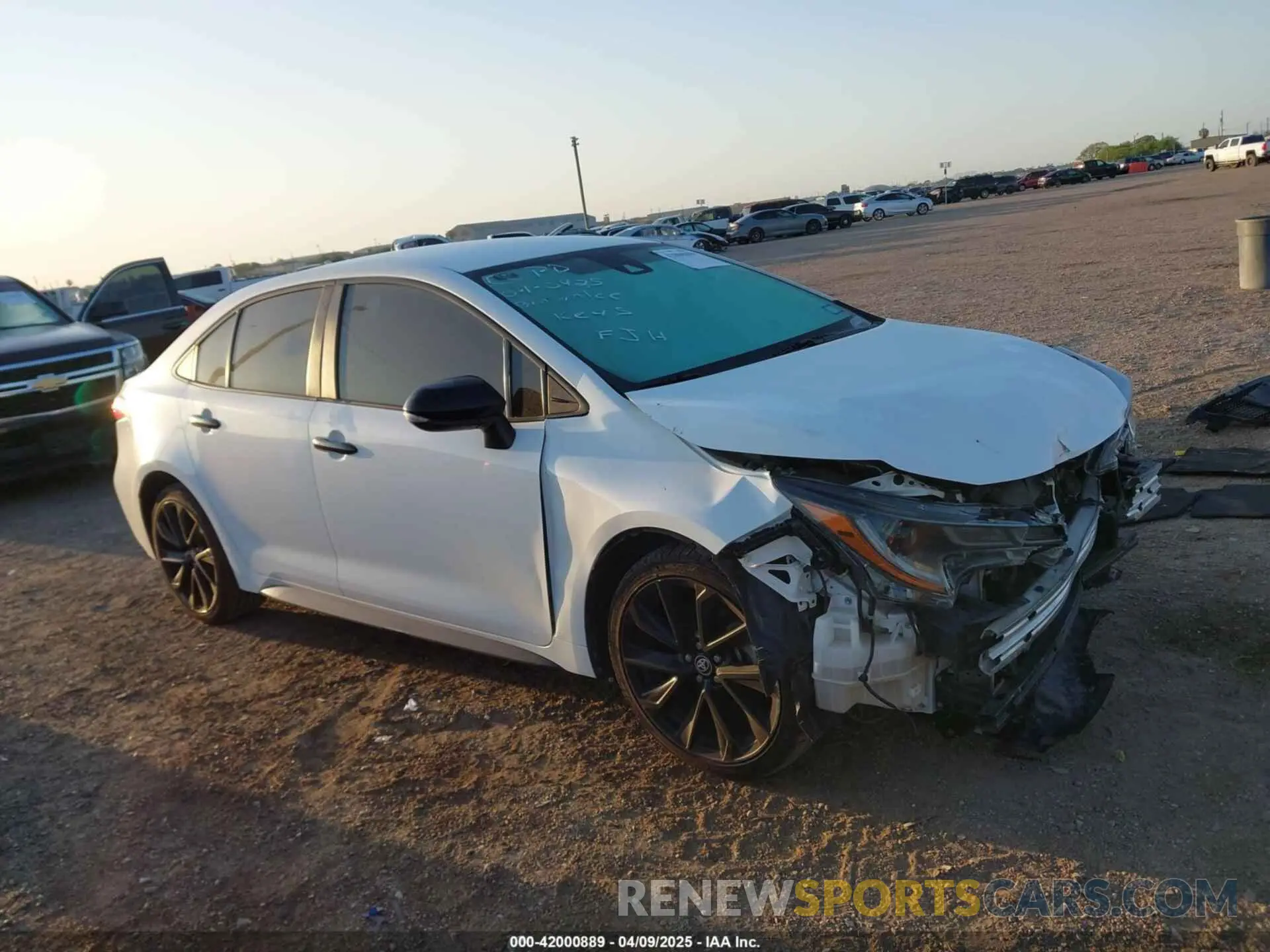 14 Photograph of a damaged car 5YFS4RCE8LP053595 TOYOTA COROLLA 2020