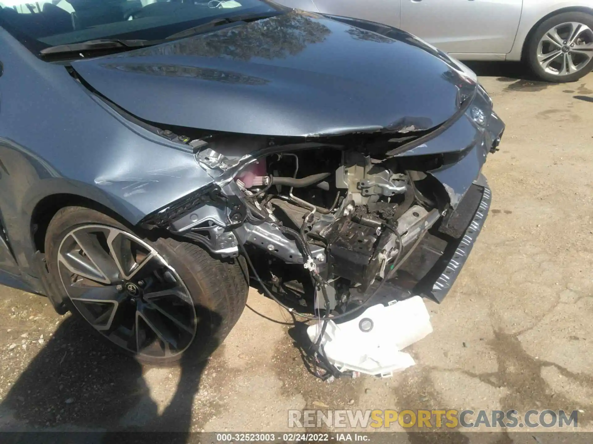 6 Photograph of a damaged car 5YFS4RCE8LP055492 TOYOTA COROLLA 2020