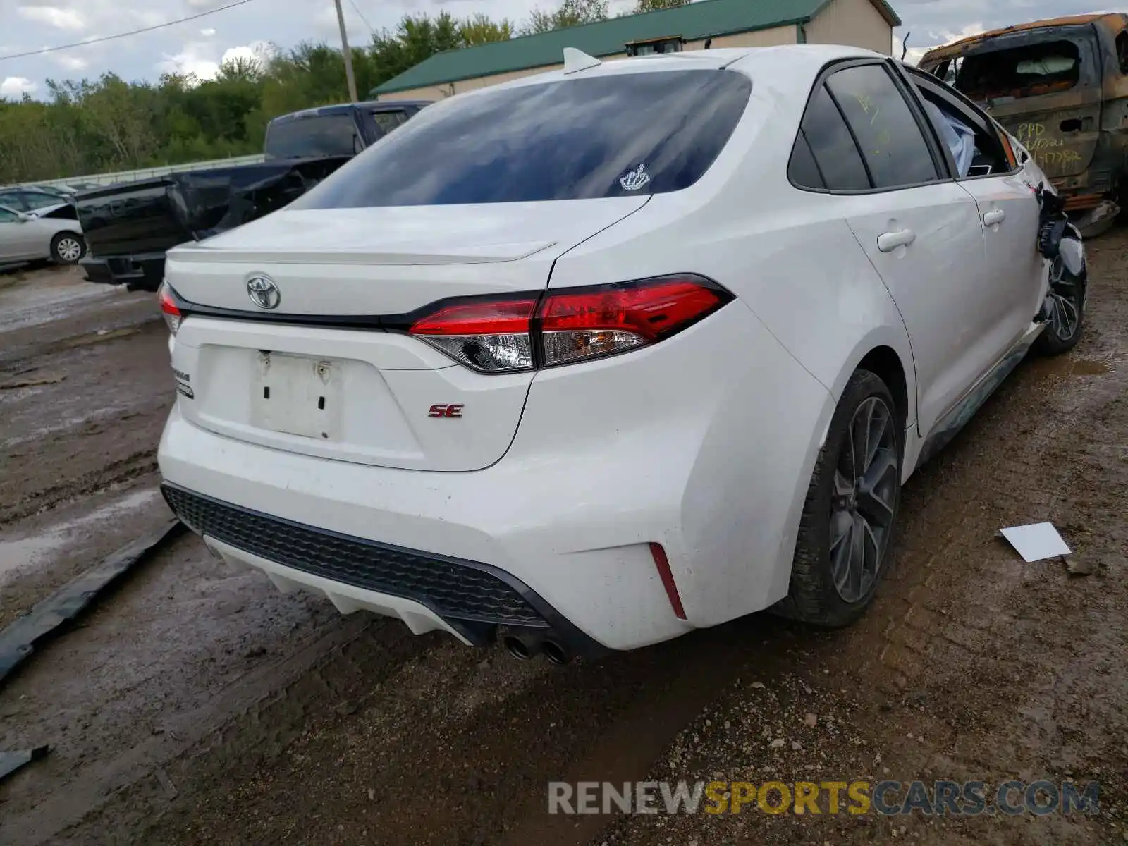 4 Photograph of a damaged car 5YFS4RCE9LP013879 TOYOTA COROLLA 2020