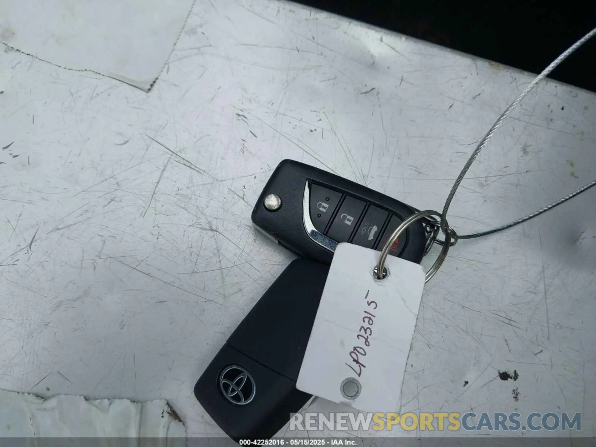 11 Photograph of a damaged car 5YFS4RCE9LP023215 TOYOTA COROLLA 2020