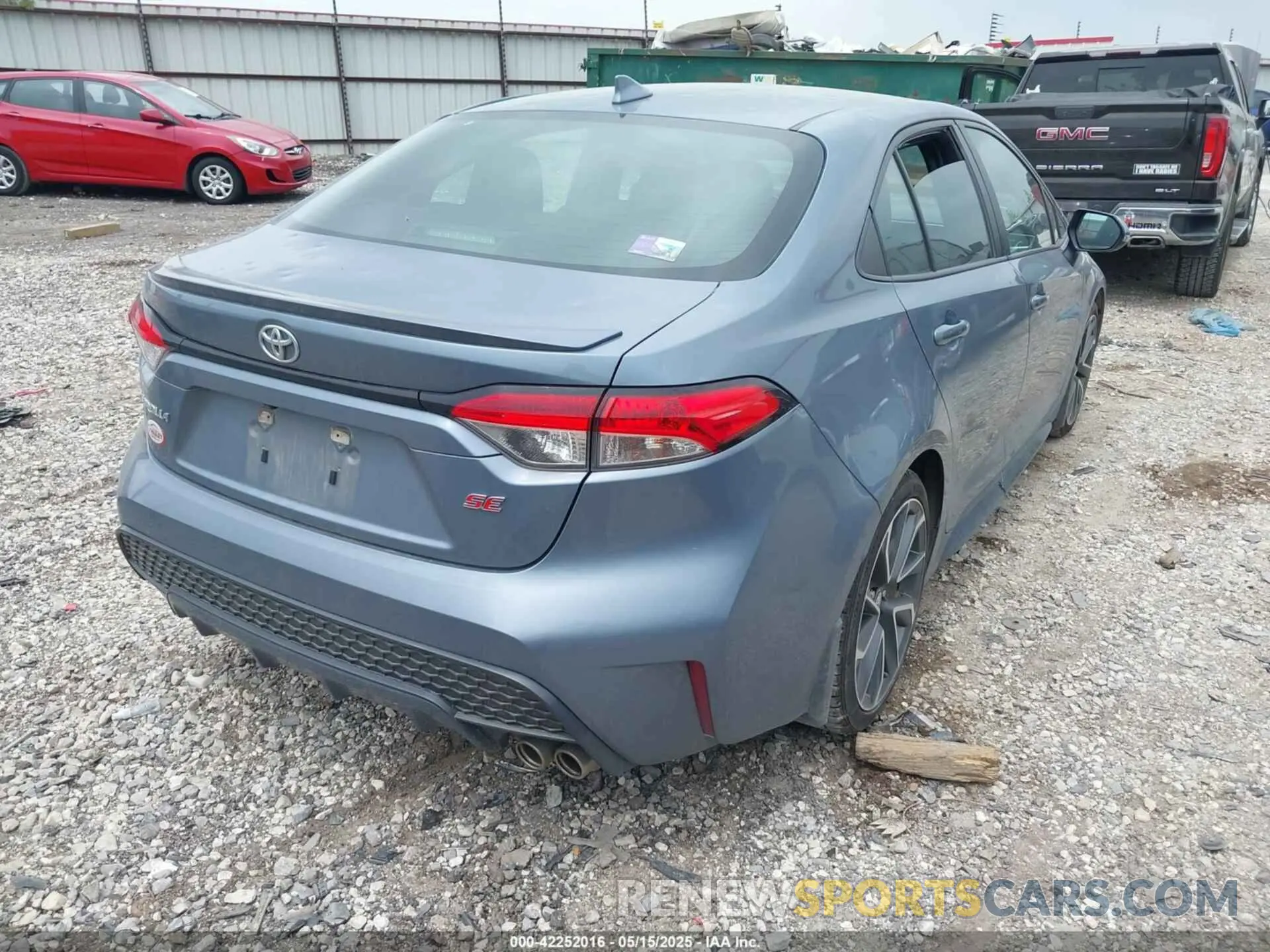 4 Photograph of a damaged car 5YFS4RCE9LP023215 TOYOTA COROLLA 2020