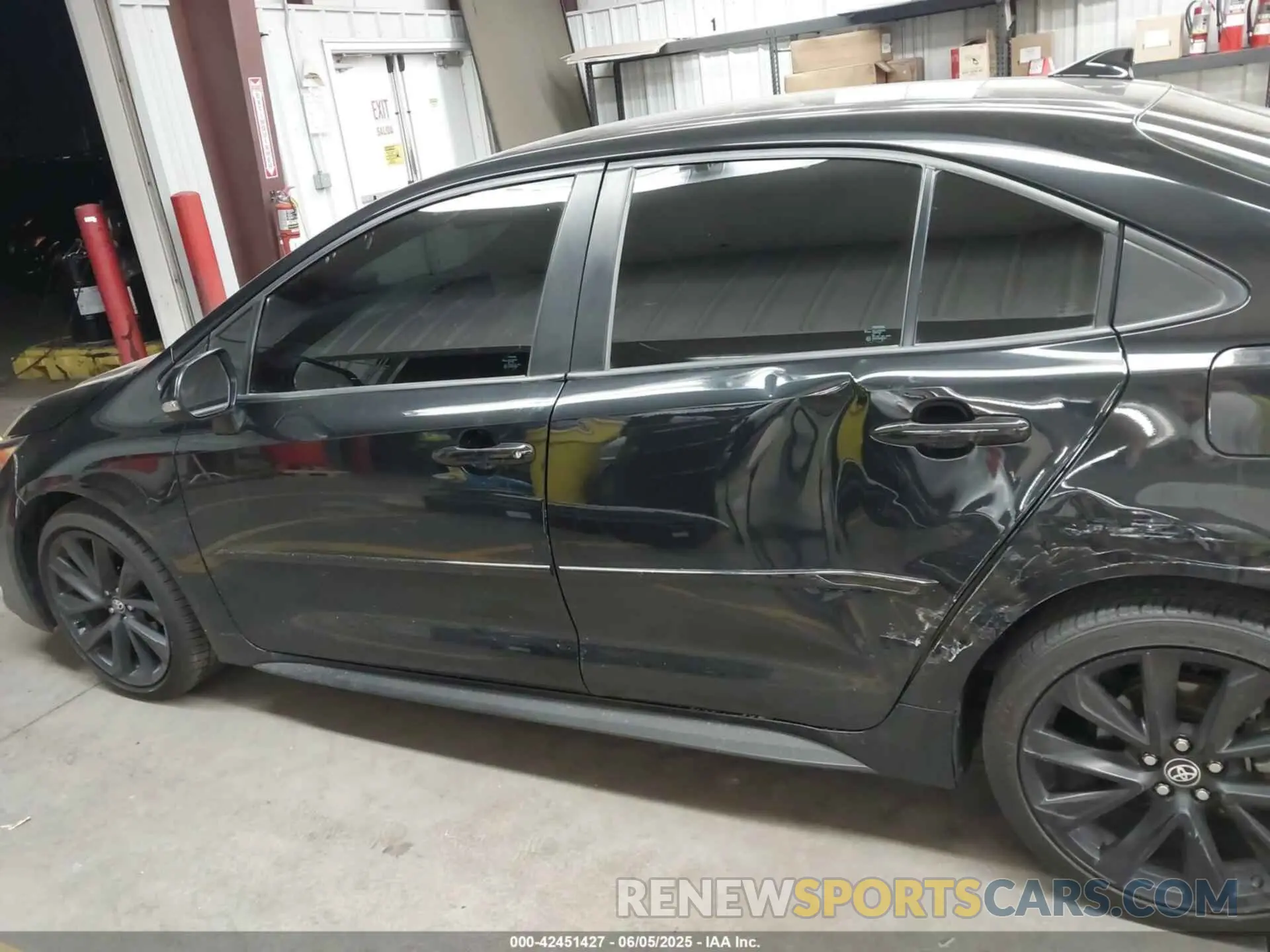 14 Photograph of a damaged car 5YFS4RCE9LP030049 TOYOTA COROLLA 2020