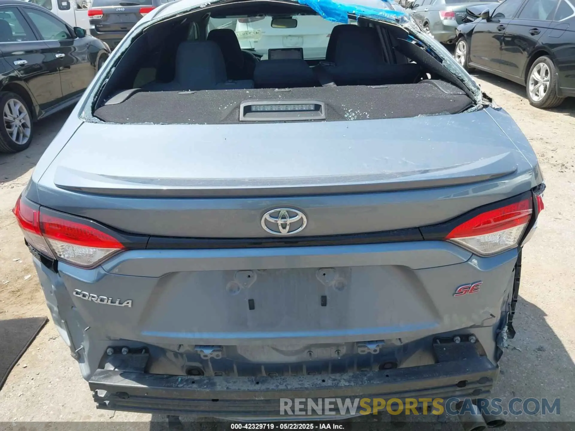 16 Photograph of a damaged car 5YFS4RCE9LP031332 TOYOTA COROLLA 2020