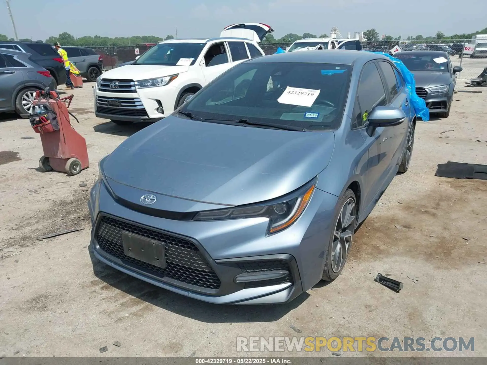 2 Photograph of a damaged car 5YFS4RCE9LP031332 TOYOTA COROLLA 2020