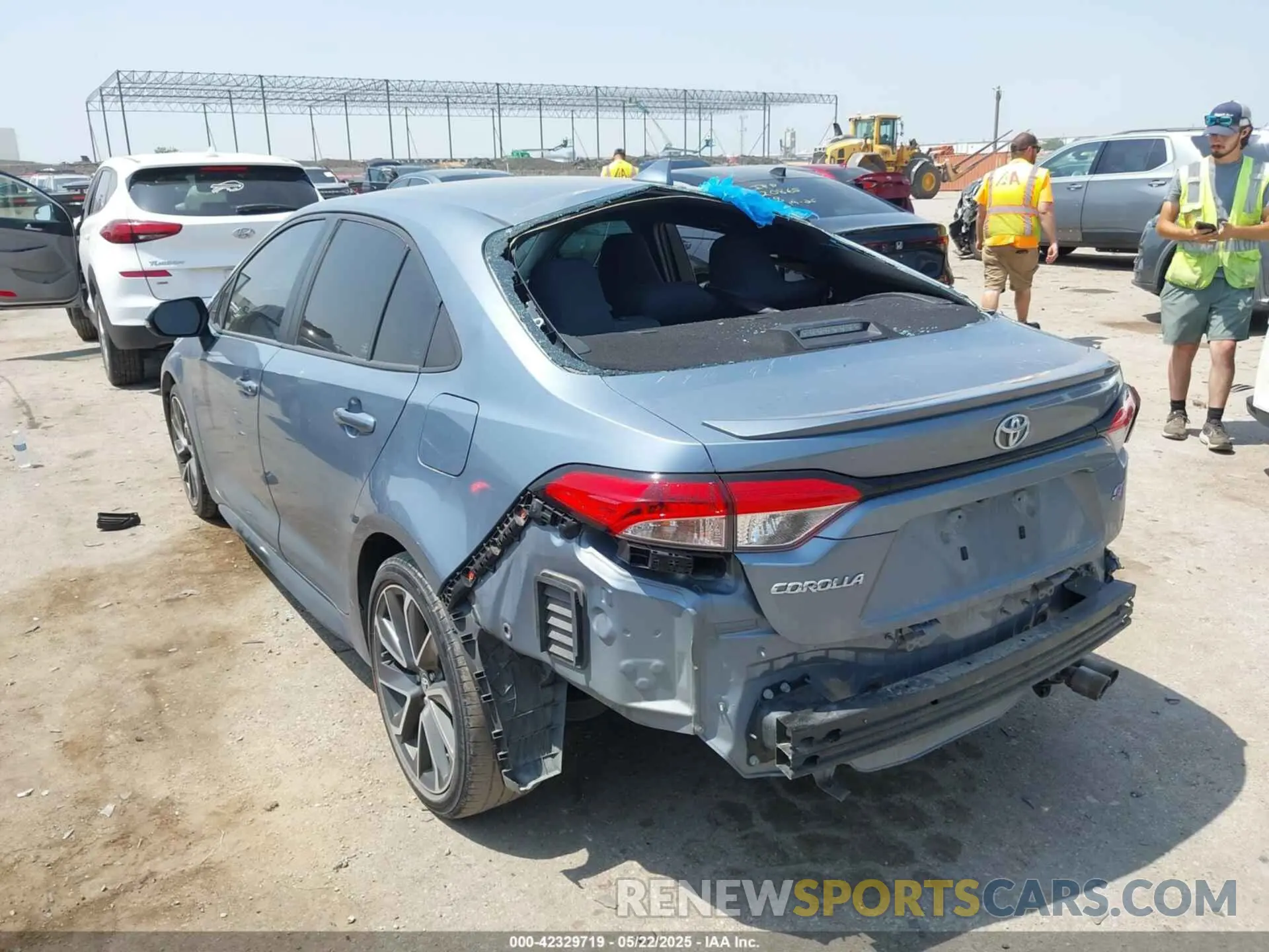 3 Photograph of a damaged car 5YFS4RCE9LP031332 TOYOTA COROLLA 2020