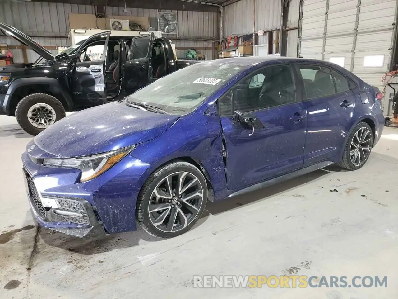 1 Photograph of a damaged car 5YFS4RCE9LP033050 TOYOTA COROLLA 2020