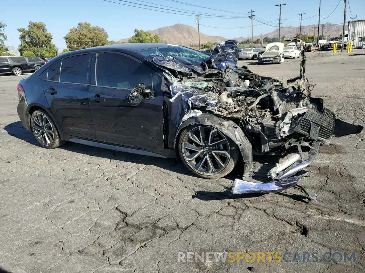 4 Photograph of a damaged car 5YFS4RCE9LP035025 TOYOTA COROLLA 2020