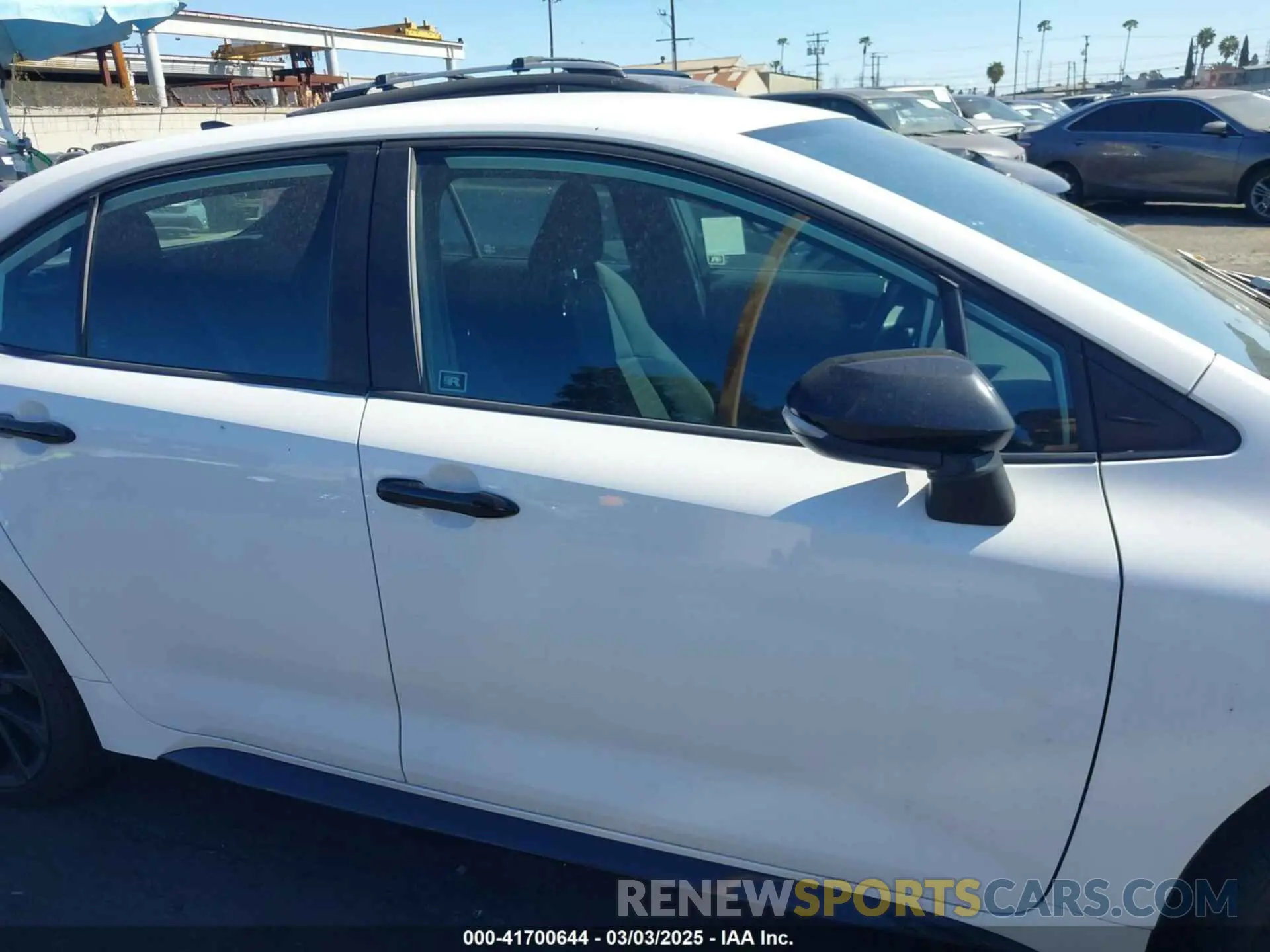 14 Photograph of a damaged car 5YFS4RCE9LP035414 TOYOTA COROLLA 2020