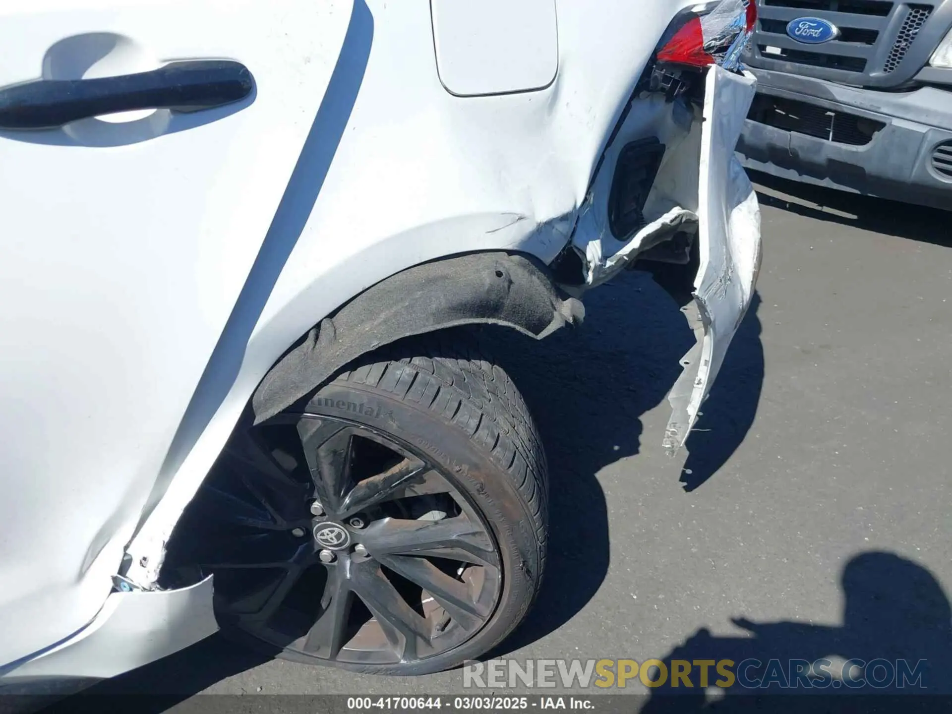 6 Photograph of a damaged car 5YFS4RCE9LP035414 TOYOTA COROLLA 2020