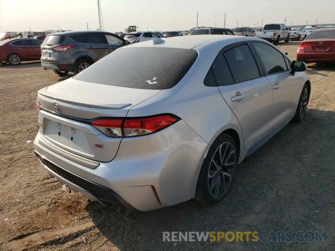 4 Photograph of a damaged car 5YFS4RCE9LP041620 TOYOTA COROLLA 2020