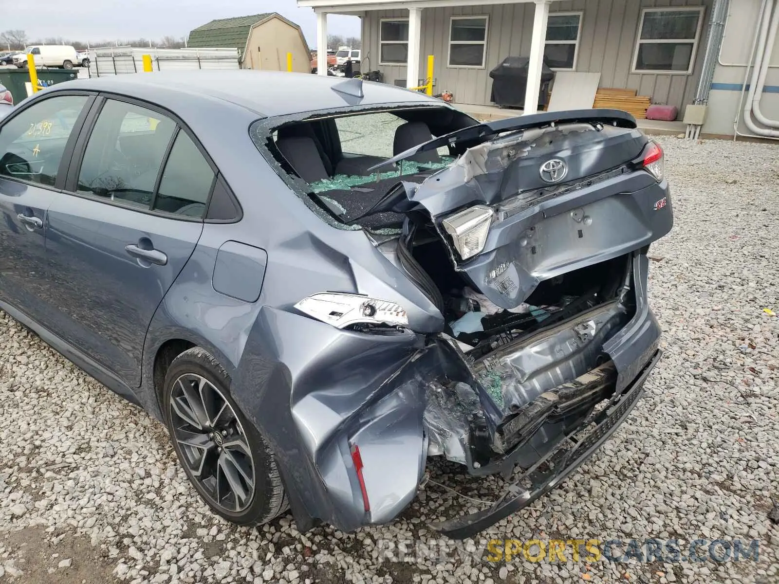 9 Photograph of a damaged car 5YFS4RCE9LP043271 TOYOTA COROLLA 2020