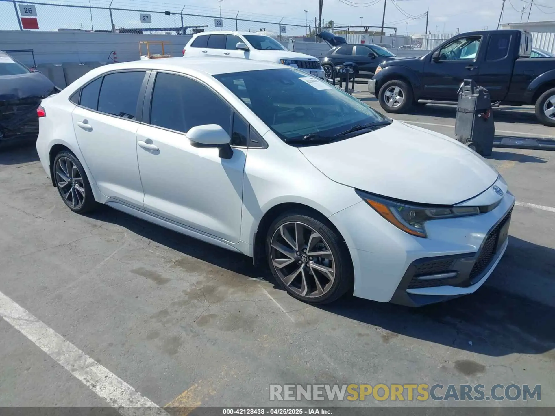 1 Photograph of a damaged car 5YFS4RCE9LP043707 TOYOTA COROLLA 2020