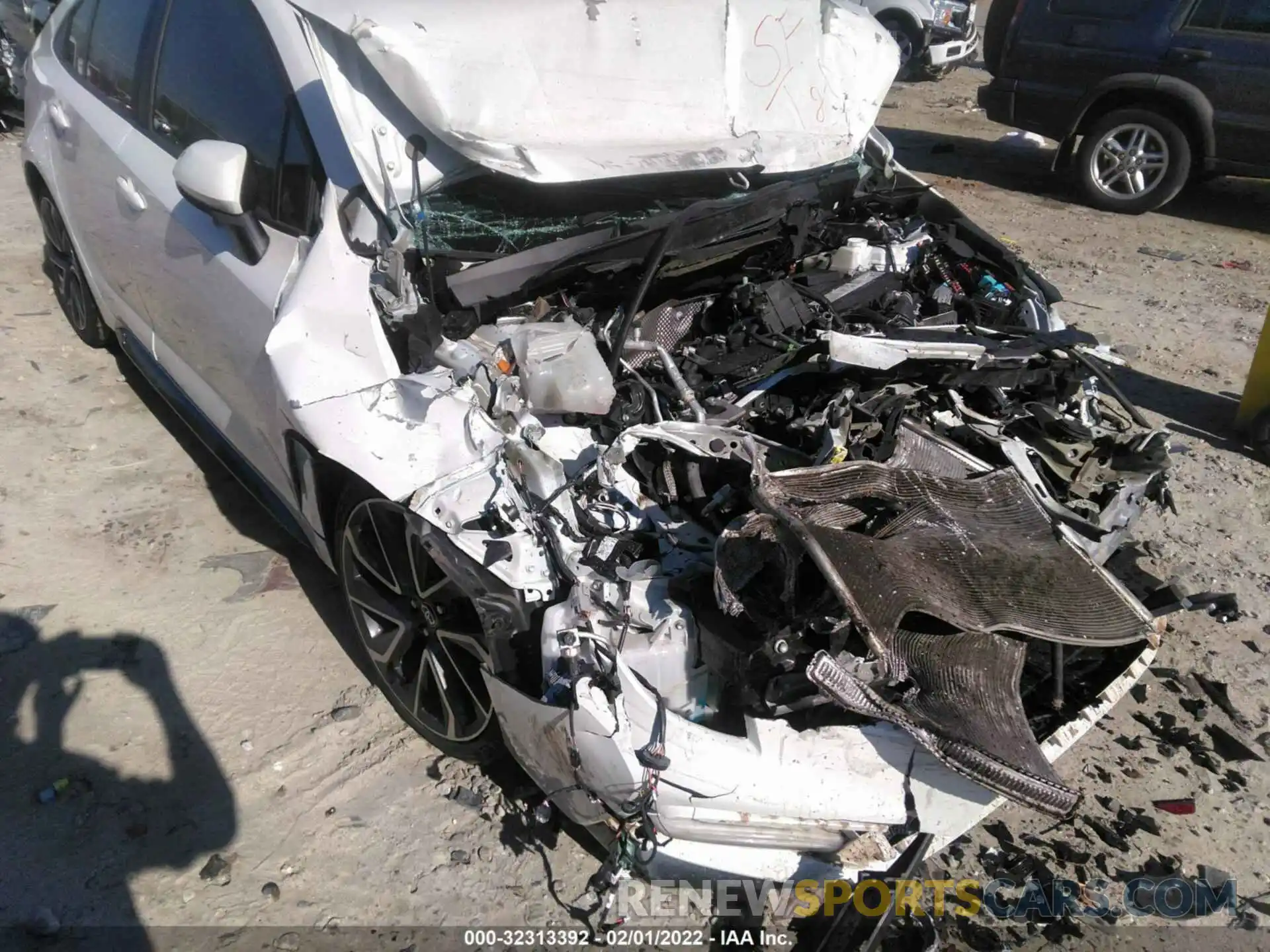 6 Photograph of a damaged car 5YFS4RCE9LP047286 TOYOTA COROLLA 2020