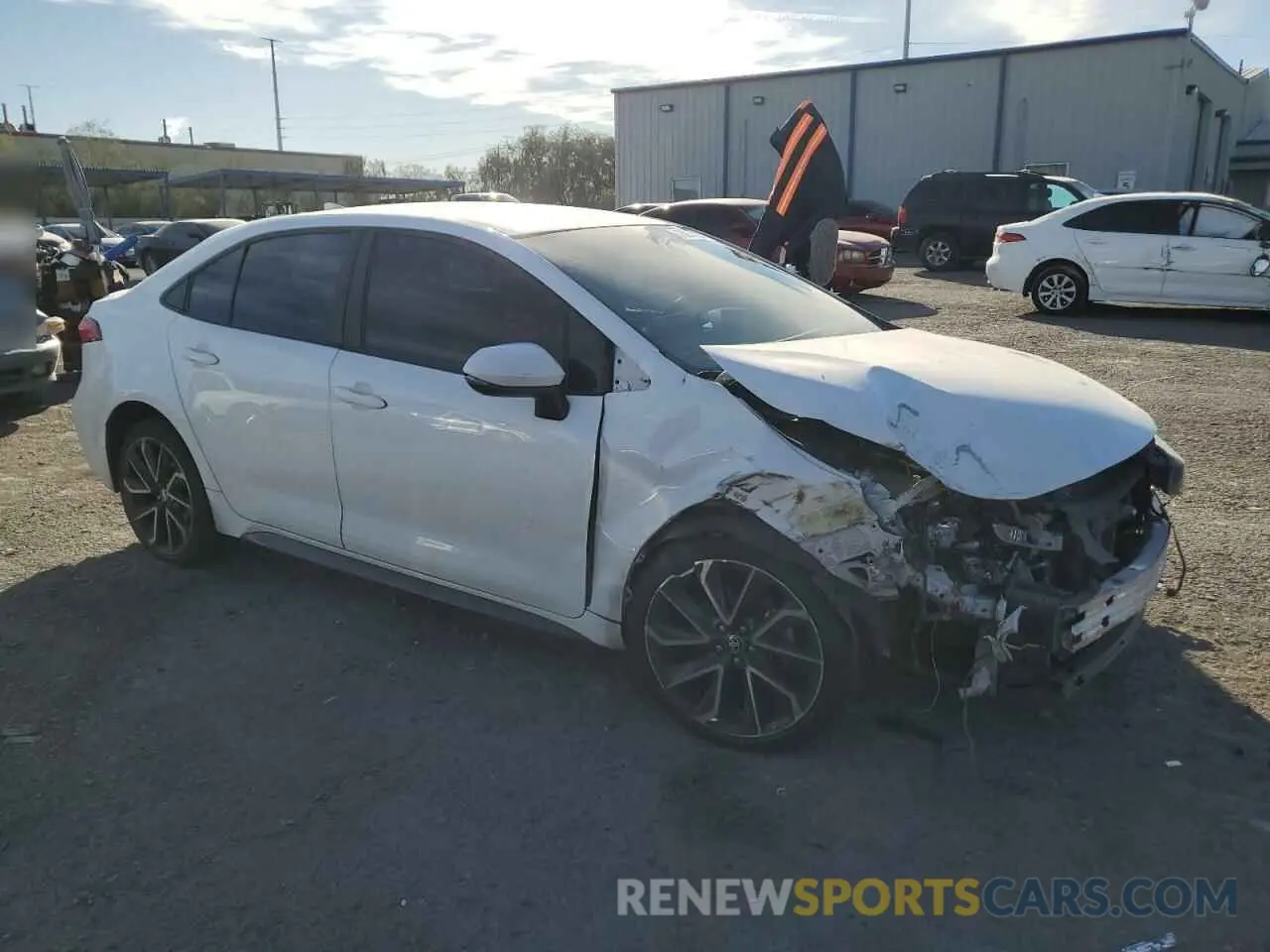 4 Photograph of a damaged car 5YFS4RCE9LP050320 TOYOTA COROLLA 2020