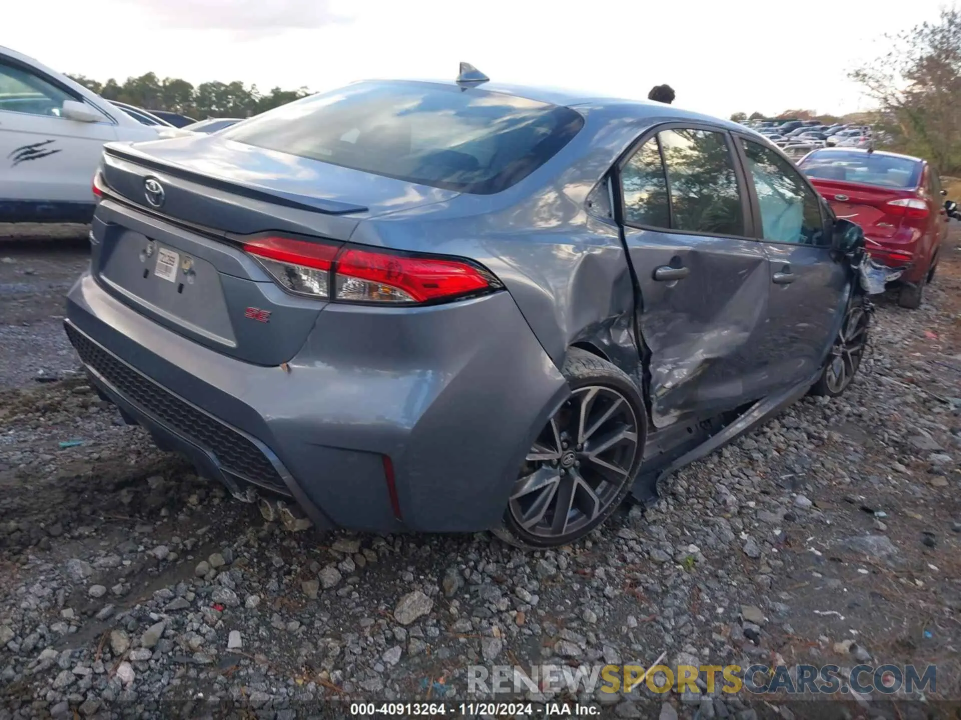 4 Photograph of a damaged car 5YFS4RCE9LP051712 TOYOTA COROLLA 2020