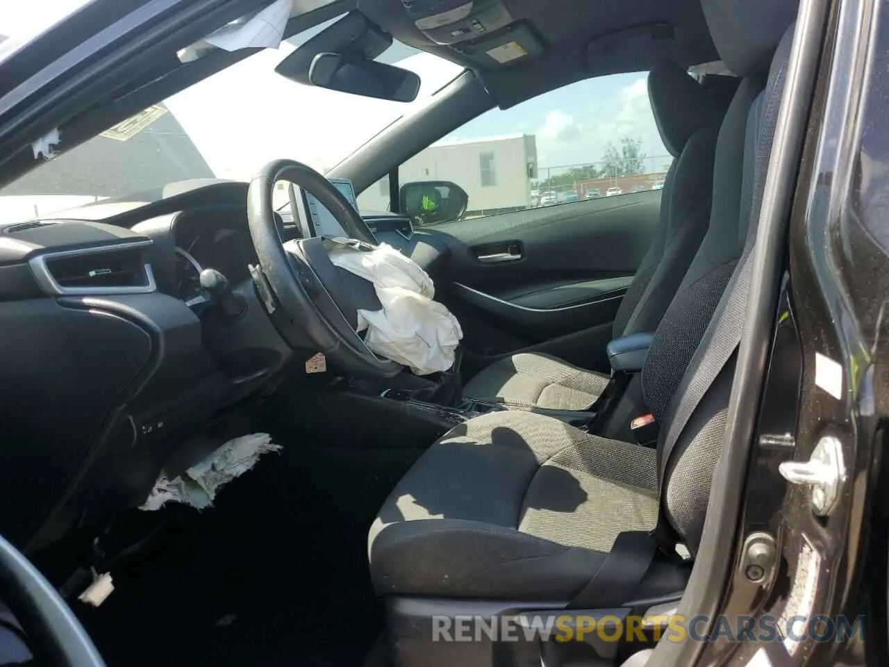 7 Photograph of a damaged car 5YFS4RCE9LP053444 TOYOTA COROLLA 2020