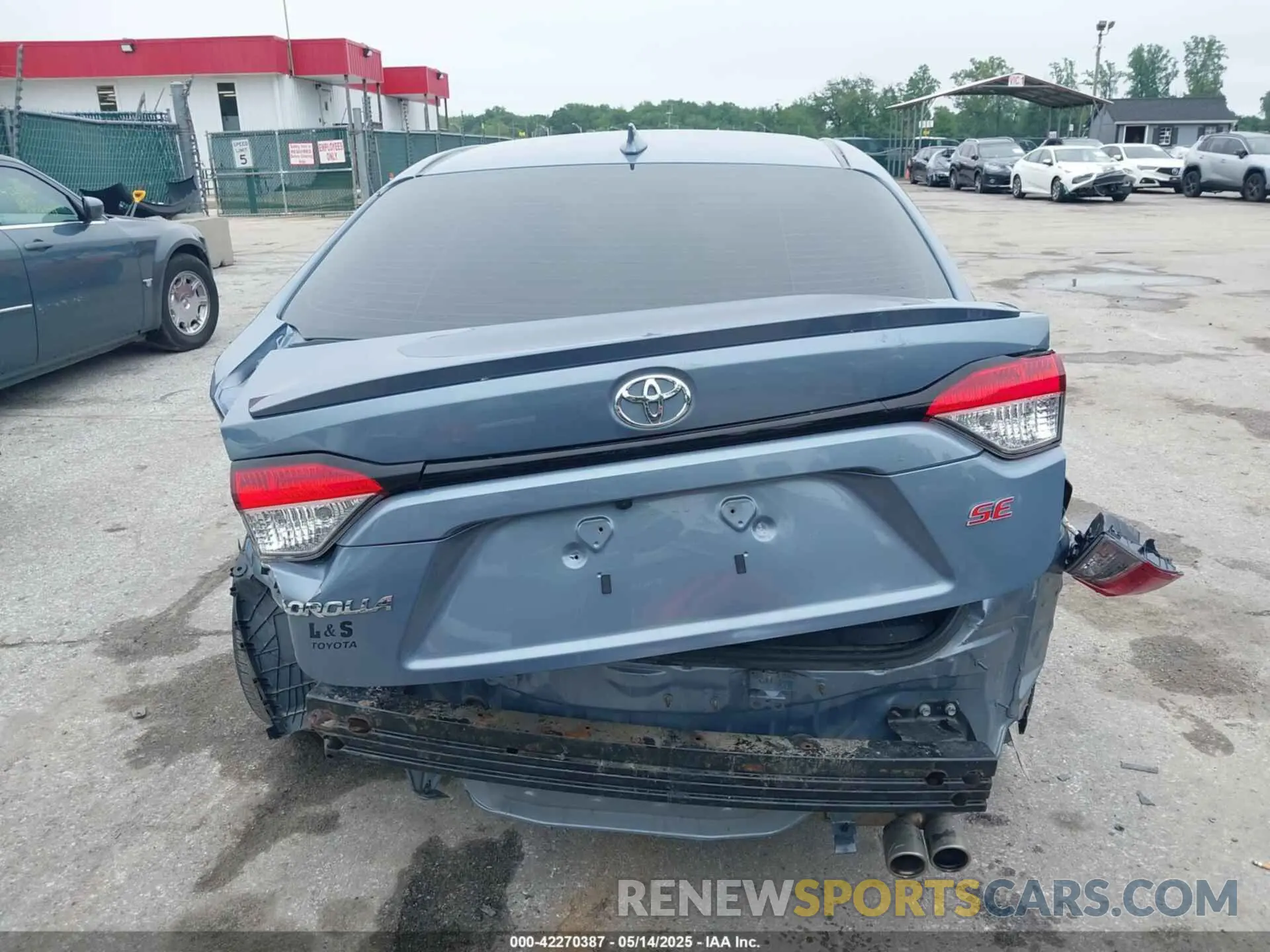 17 Photograph of a damaged car 5YFS4RCEXLP035065 TOYOTA COROLLA 2020