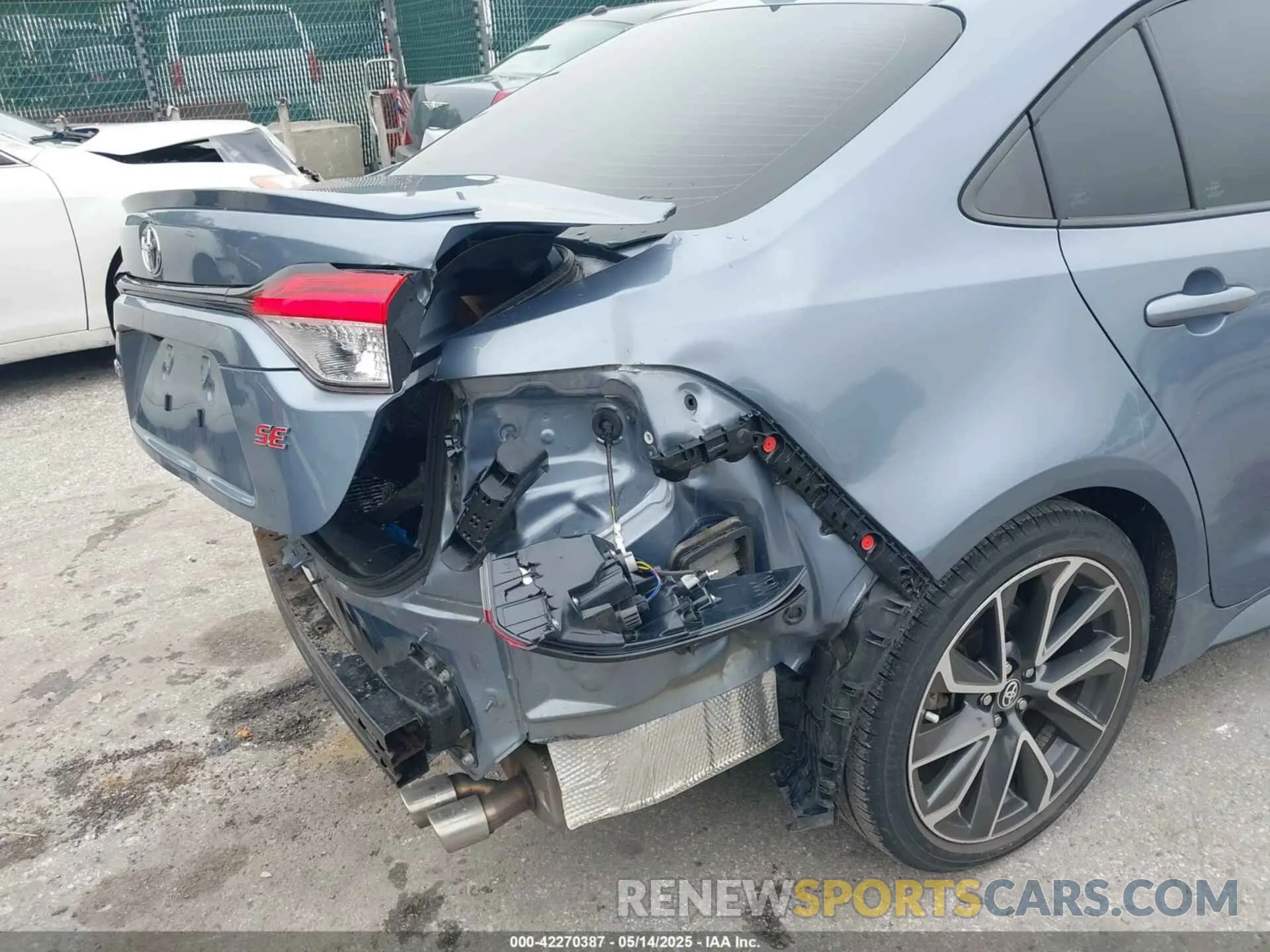 19 Photograph of a damaged car 5YFS4RCEXLP035065 TOYOTA COROLLA 2020