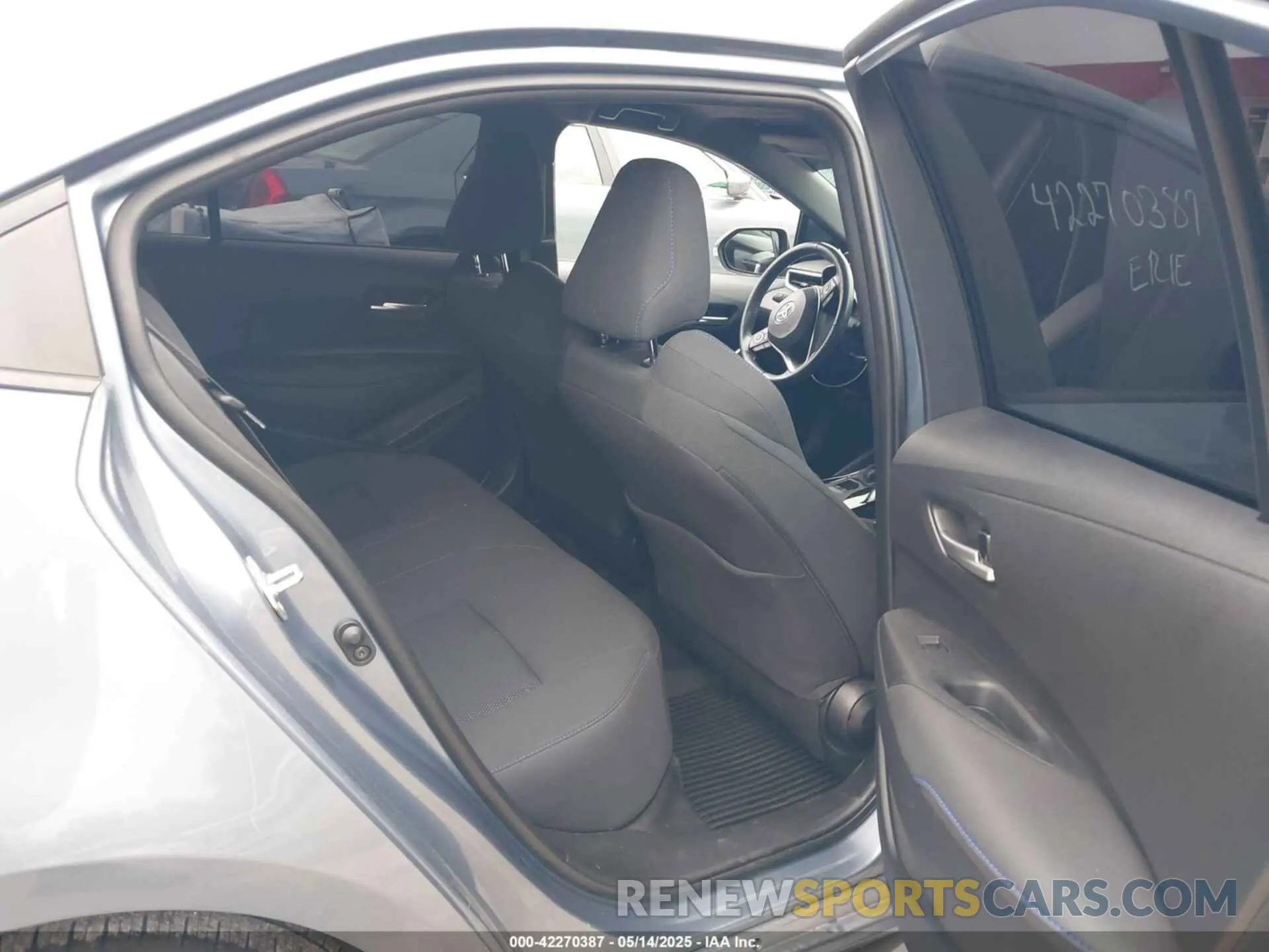 8 Photograph of a damaged car 5YFS4RCEXLP035065 TOYOTA COROLLA 2020