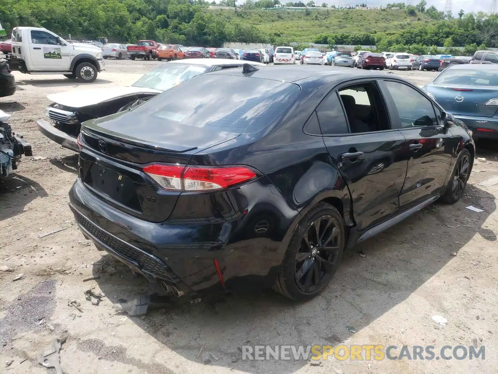 4 Photograph of a damaged car 5YFS4RCEXLP035762 TOYOTA COROLLA 2020