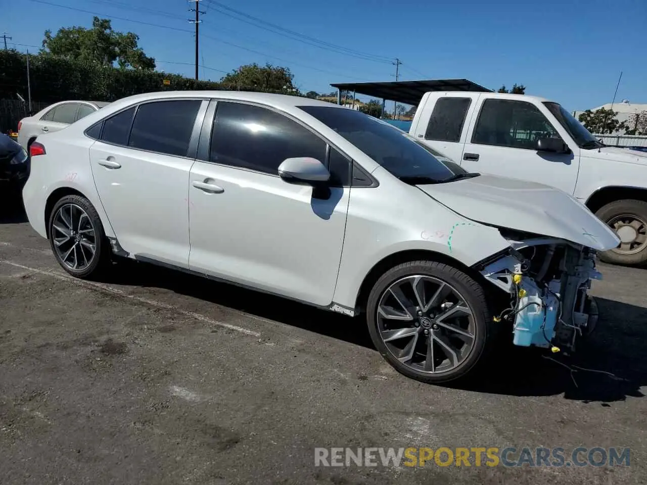 4 Photograph of a damaged car 5YFS4RCEXLP039696 TOYOTA COROLLA 2020