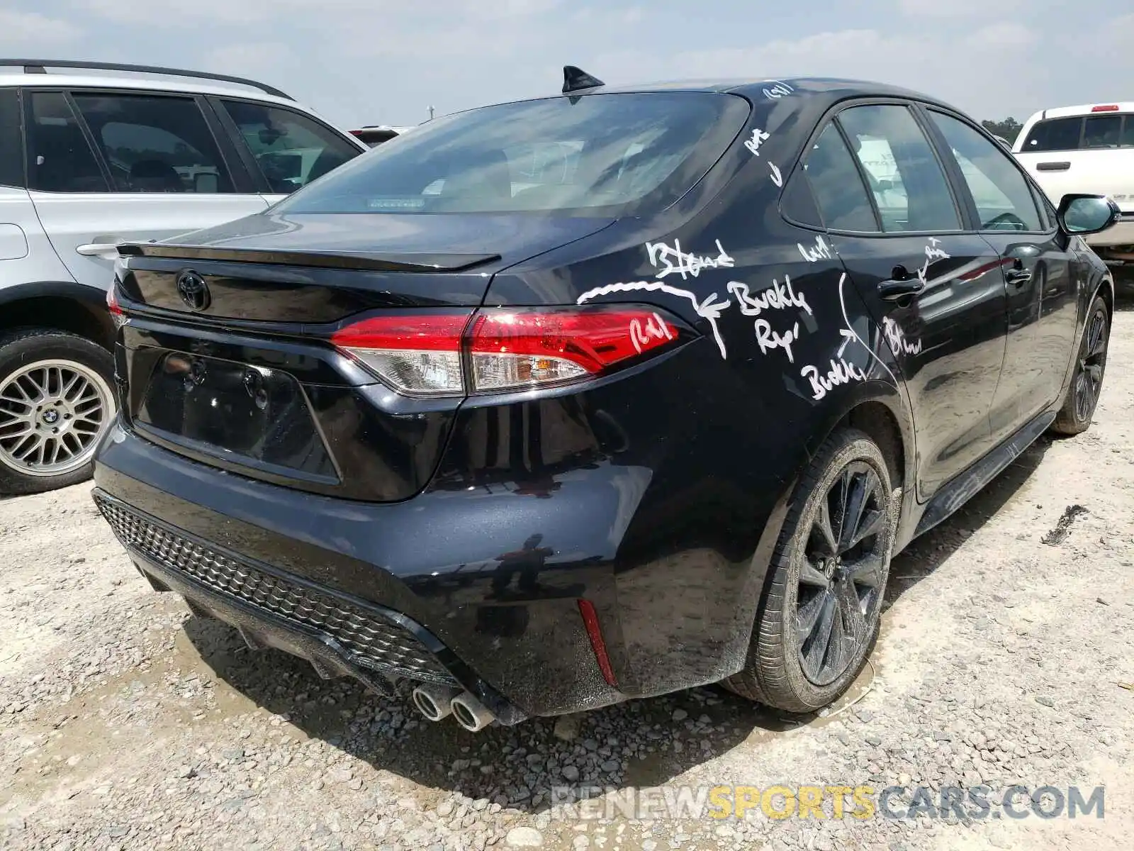 4 Photograph of a damaged car 5YFS4RCEXLP045322 TOYOTA COROLLA 2020