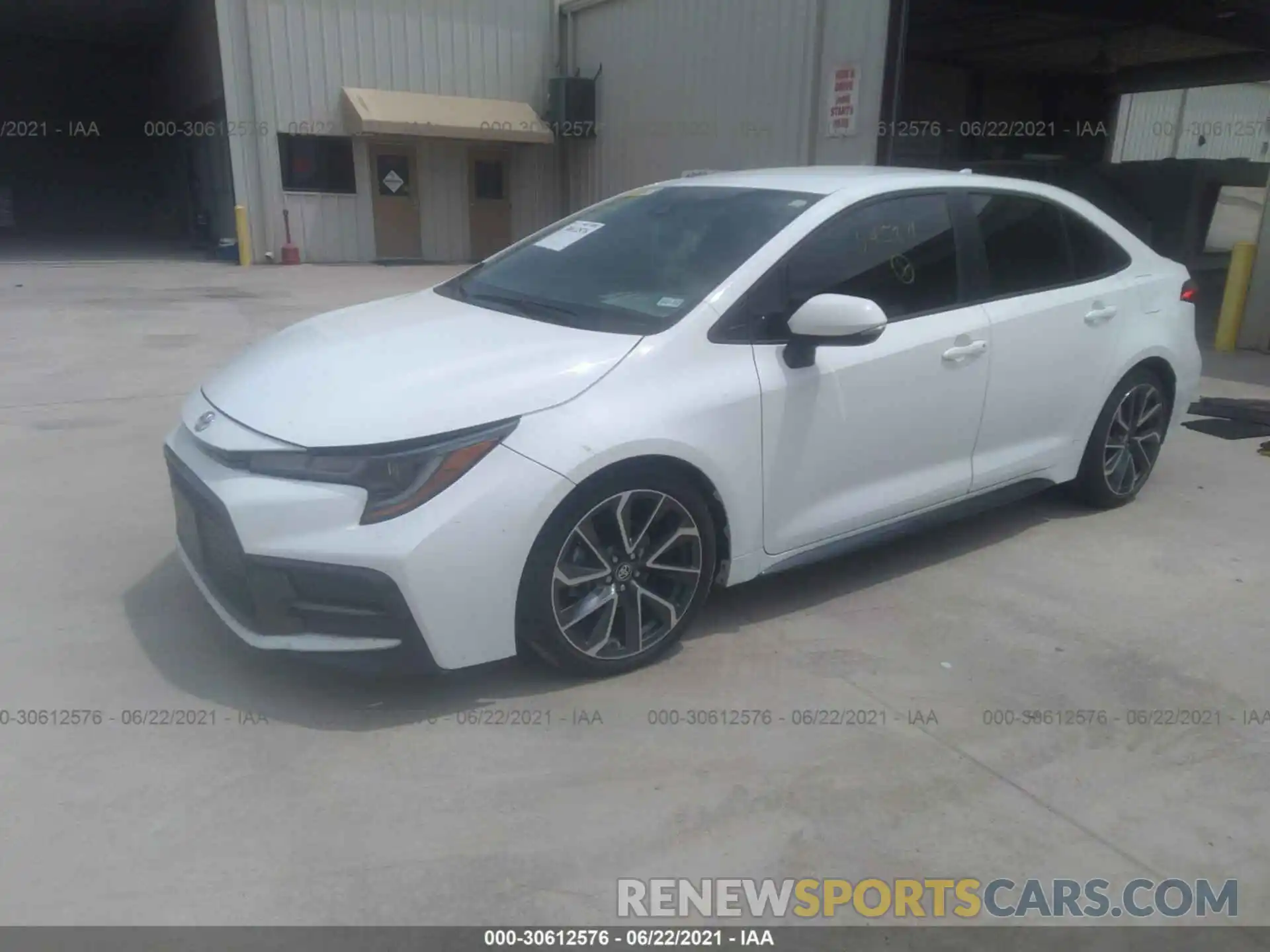 2 Photograph of a damaged car 5YFS4RCEXLP045871 TOYOTA COROLLA 2020