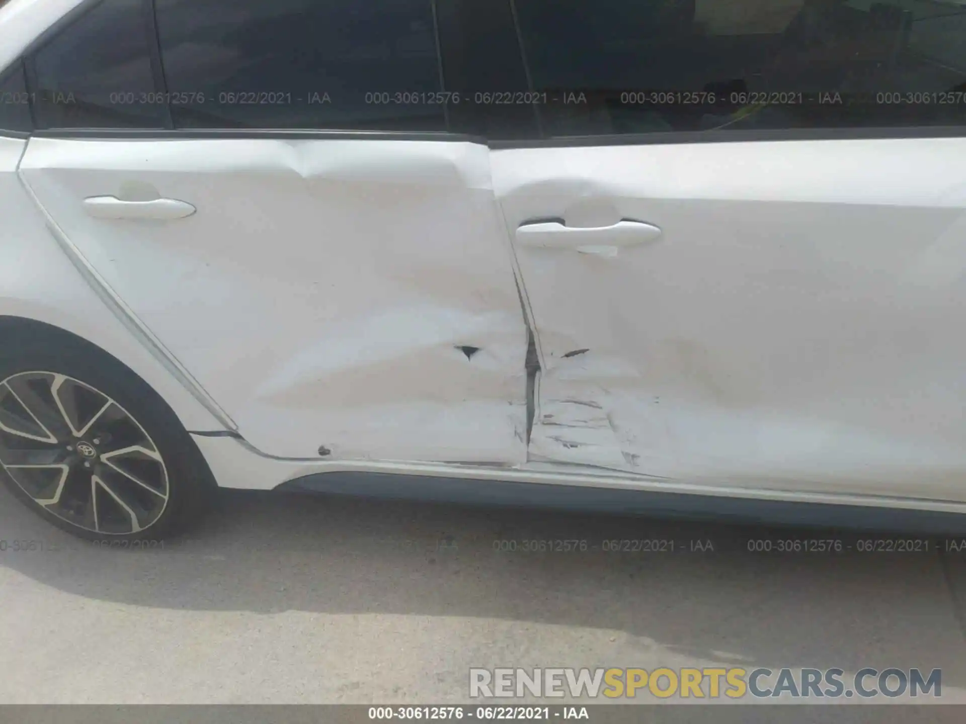 6 Photograph of a damaged car 5YFS4RCEXLP045871 TOYOTA COROLLA 2020