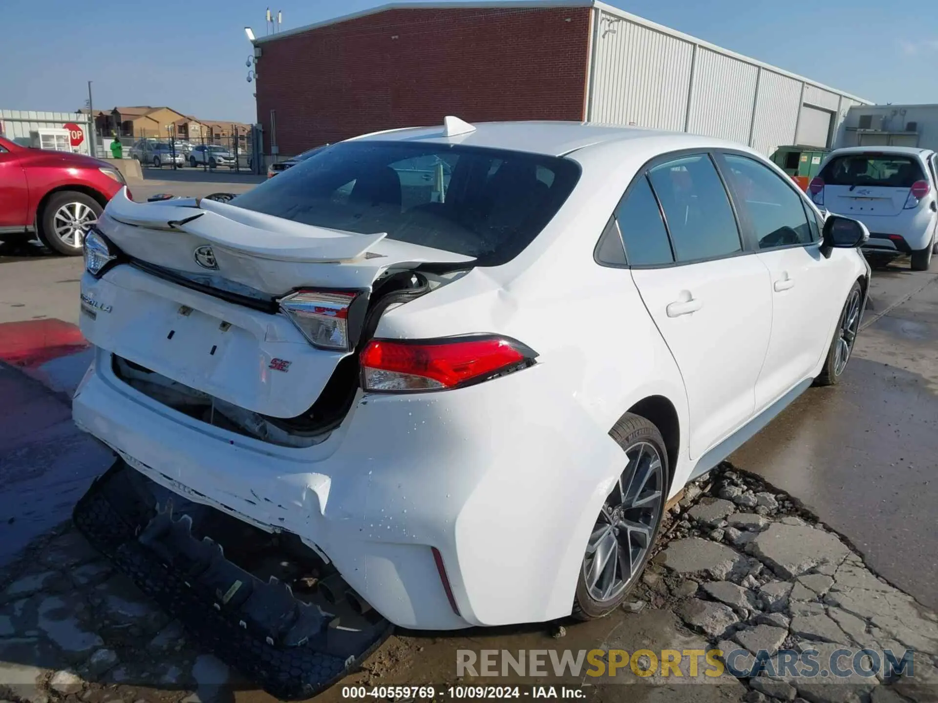 4 Photograph of a damaged car 5YFS4RCEXLP047281 TOYOTA COROLLA 2020