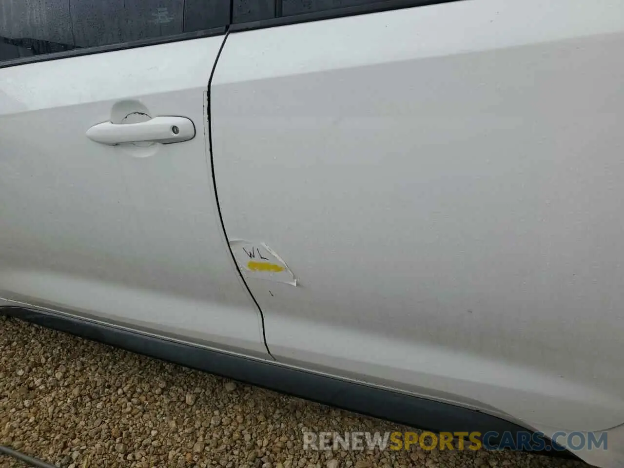 12 Photograph of a damaged car 5YFS4RCEXLP047846 TOYOTA COROLLA 2020